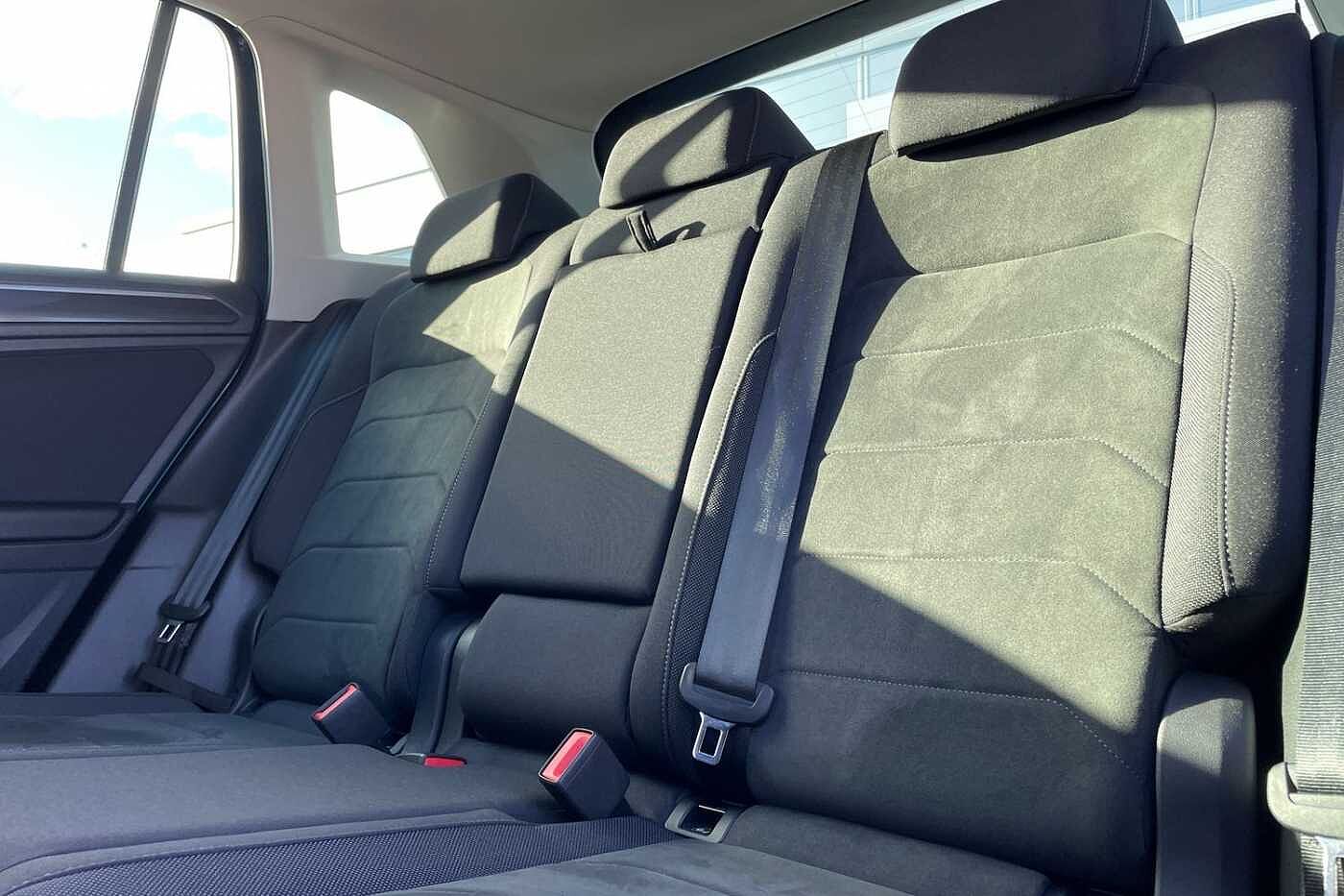 Volkswagen Tiguan Elegance 1.4 TSI eHybrid 245PS 6-Speed DSG 5 Door