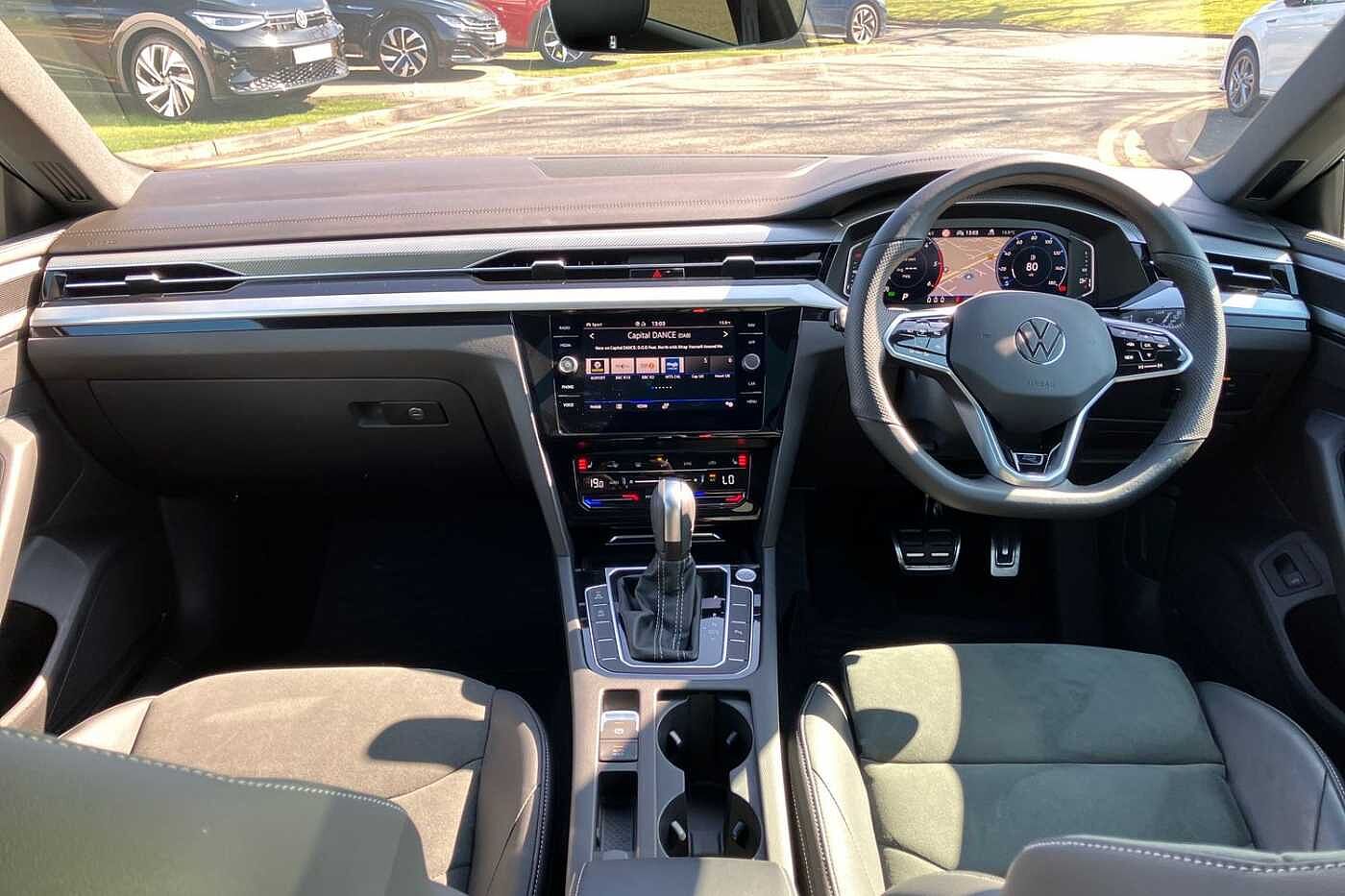Volkswagen Arteon Shooting Brake R-Line 2.0 TDI 150PS 7-speed DSG 5 Door