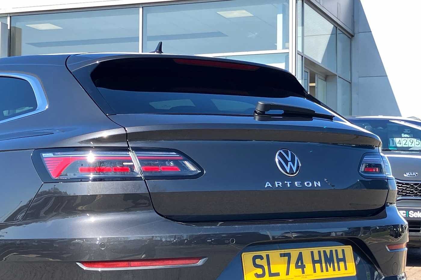 Volkswagen Arteon Shooting Brake R-Line 2.0 TDI 150PS 7-speed DSG 5 Door