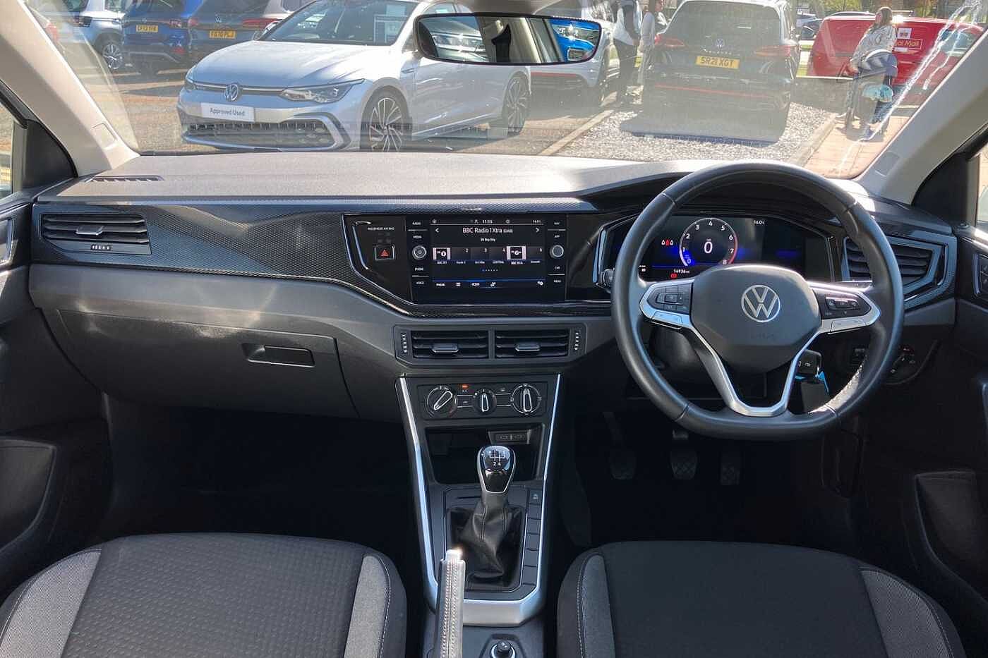 Volkswagen Polo Life 1.0 TSI 95PS 5-speed Manual 5 Door