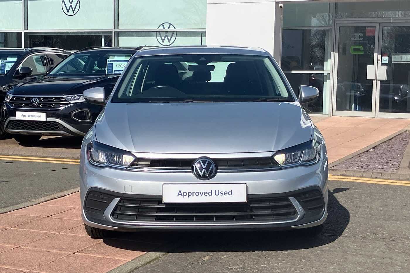 Volkswagen Polo Life 1.0 TSI 95PS 5-speed Manual 5 Door