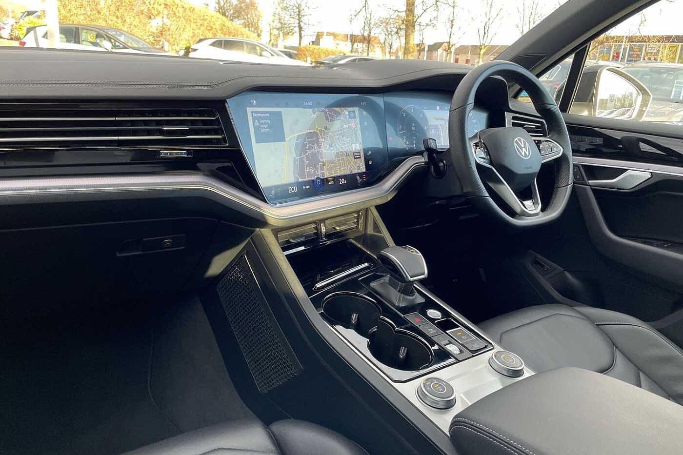 Volkswagen Touareg V6 Black Edition 3.0 TDI 231PS 4MOTION 8-speed Auto Tiptronic 5 Door
