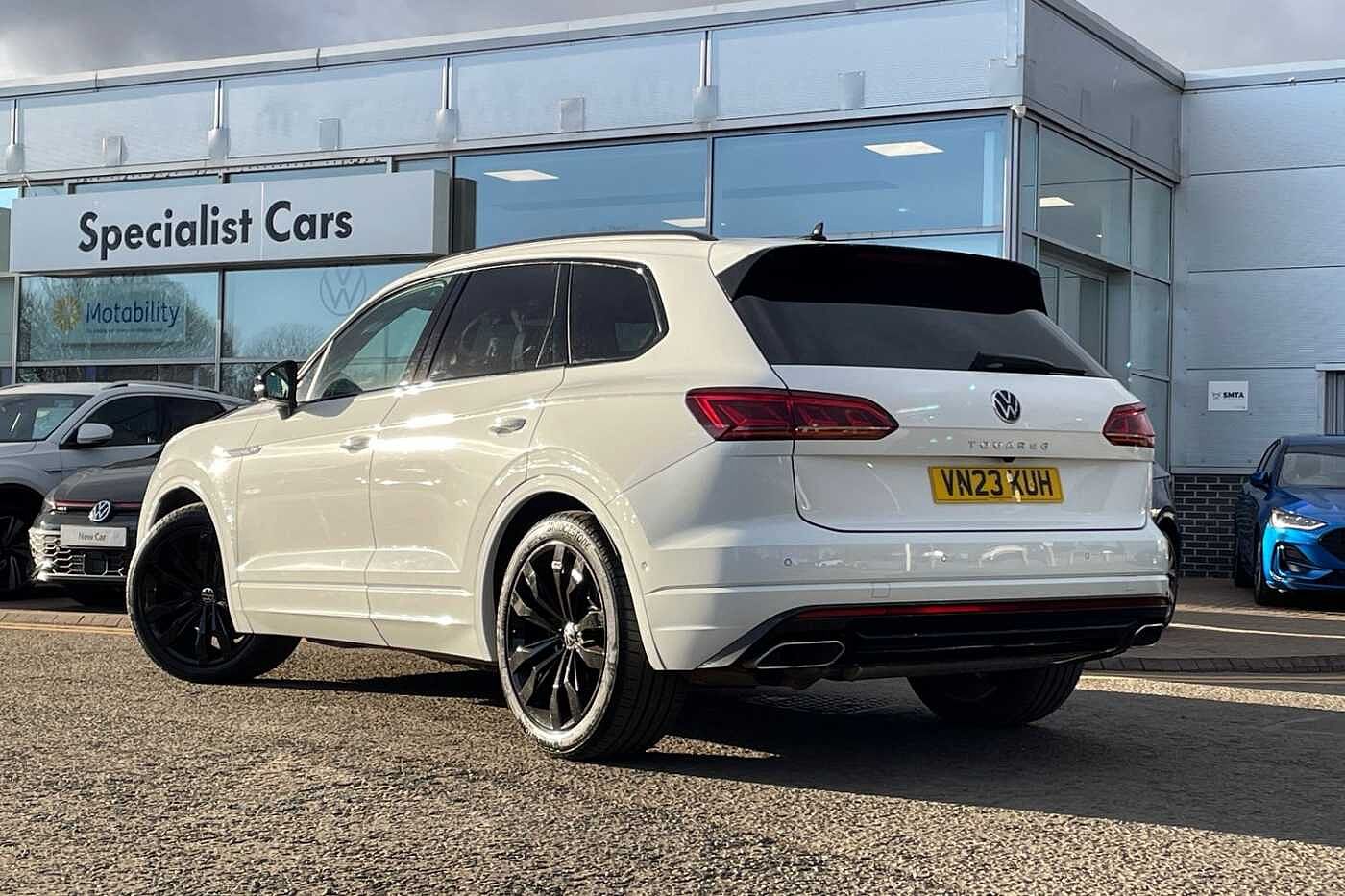 Volkswagen Touareg V6 Black Edition 3.0 TDI 231PS 4MOTION 8-speed Auto Tiptronic 5 Door
