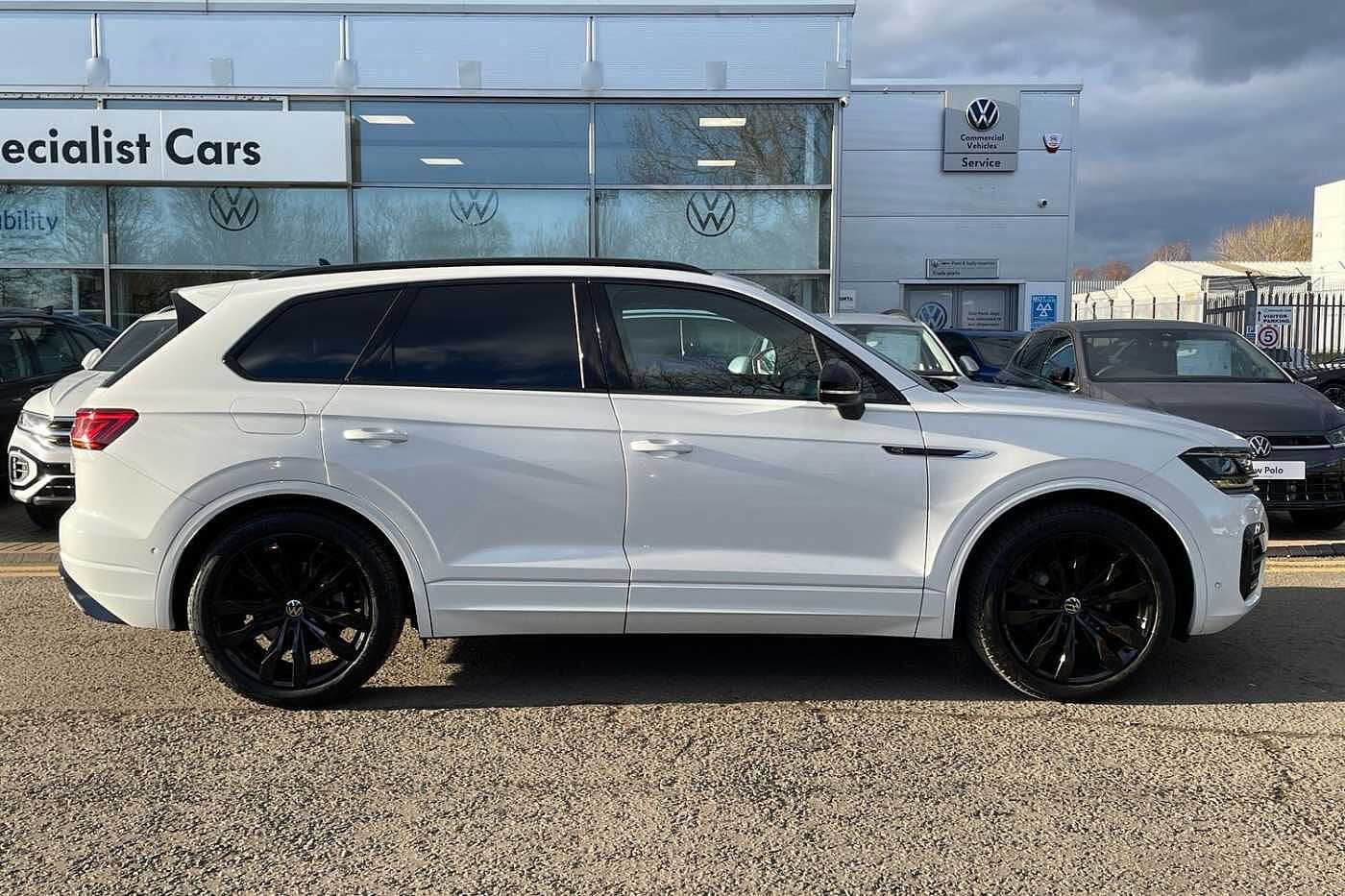 Volkswagen Touareg V6 Black Edition 3.0 TDI 231PS 4MOTION 8-speed Auto Tiptronic 5 Door