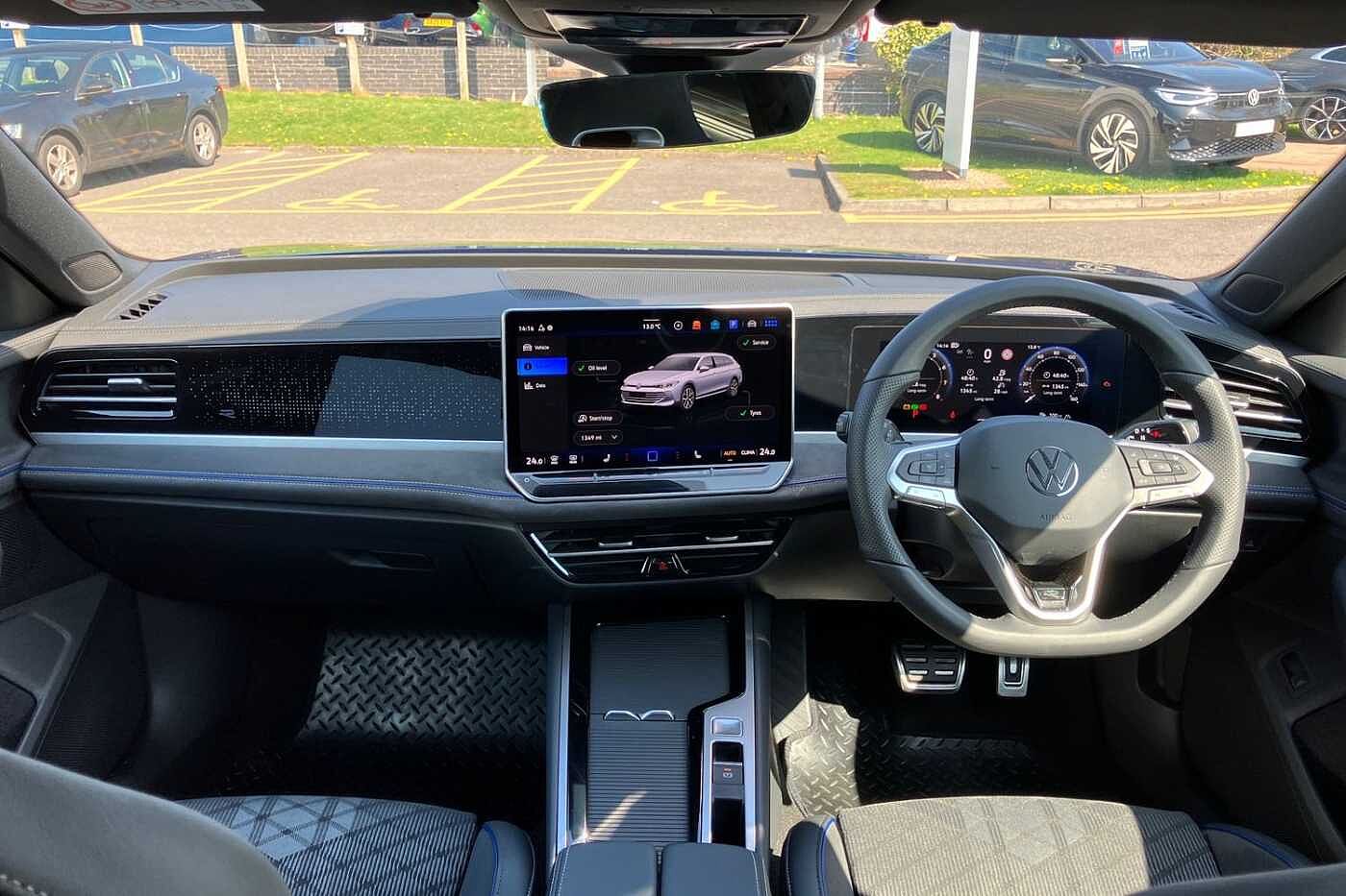 Volkswagen Passat R-Line 1.5 eTSI 150PS 7-speed DSG