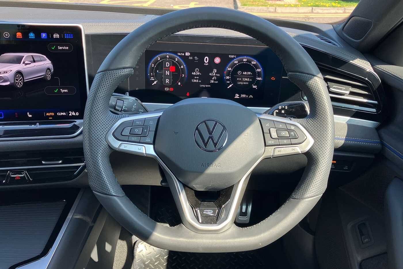 Volkswagen Passat R-Line 1.5 eTSI 150PS 7-speed DSG