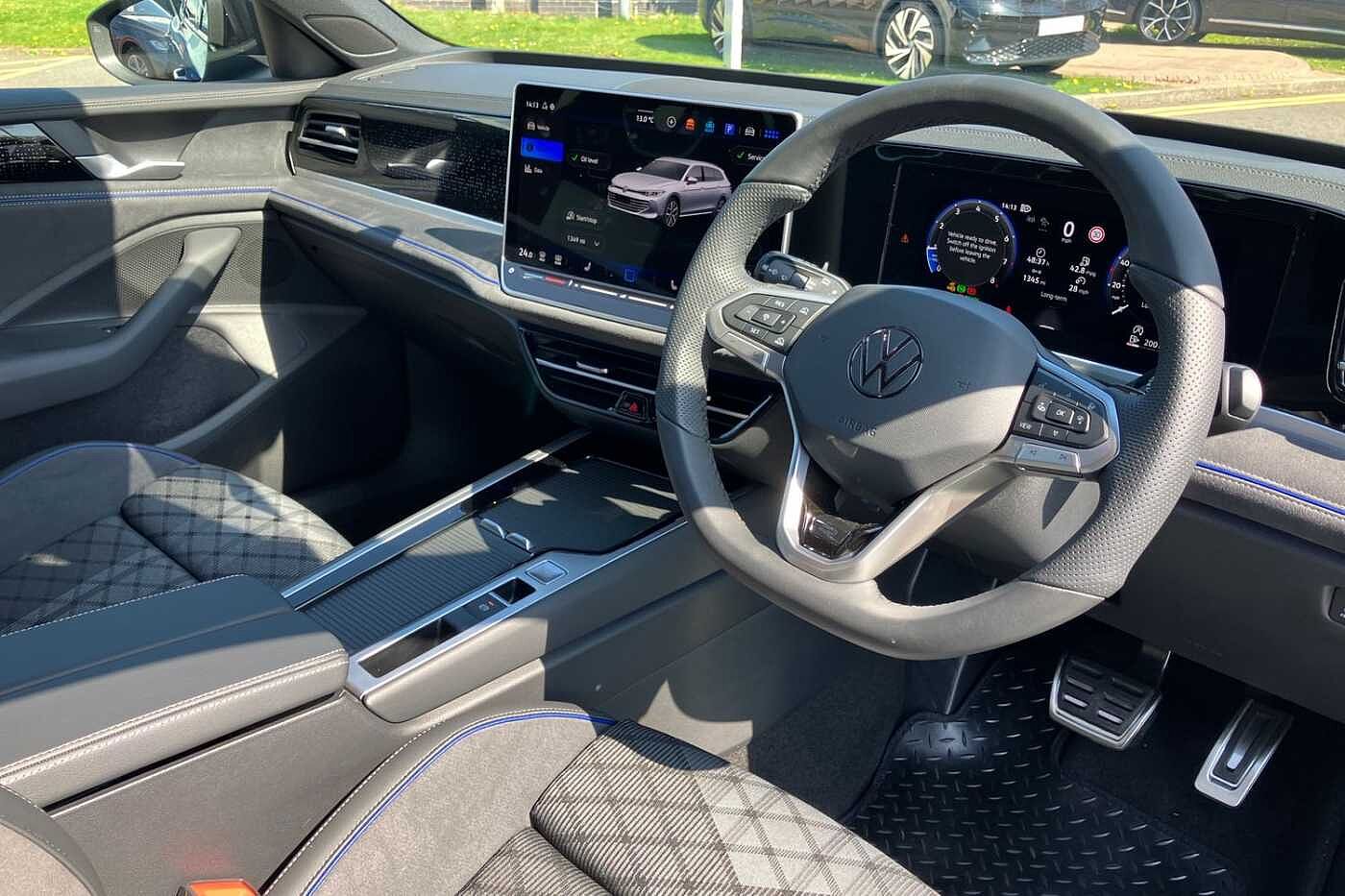 Volkswagen Passat R-Line 1.5 eTSI 150PS 7-speed DSG