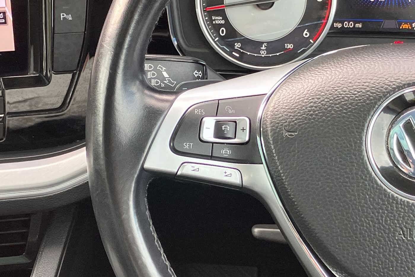 Volkswagen Touareg V6 SEL 3.0 TDI 286PS 4MOTION 8-speed Auto Tiptronic 5 Door