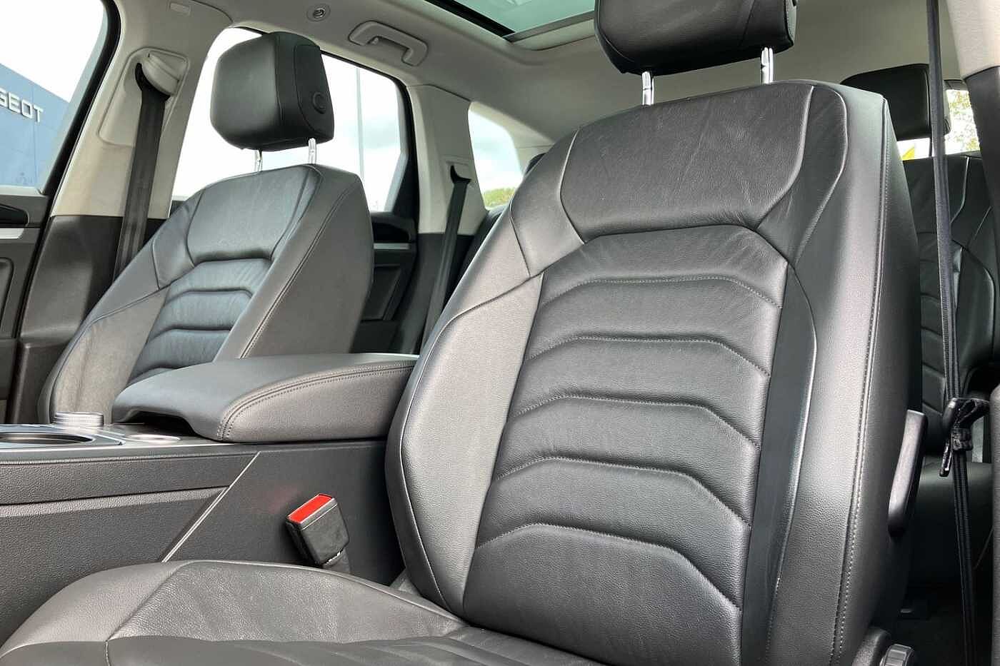 Volkswagen Touareg V6 SEL 3.0 TDI 286PS 4MOTION 8-speed Auto Tiptronic 5 Door