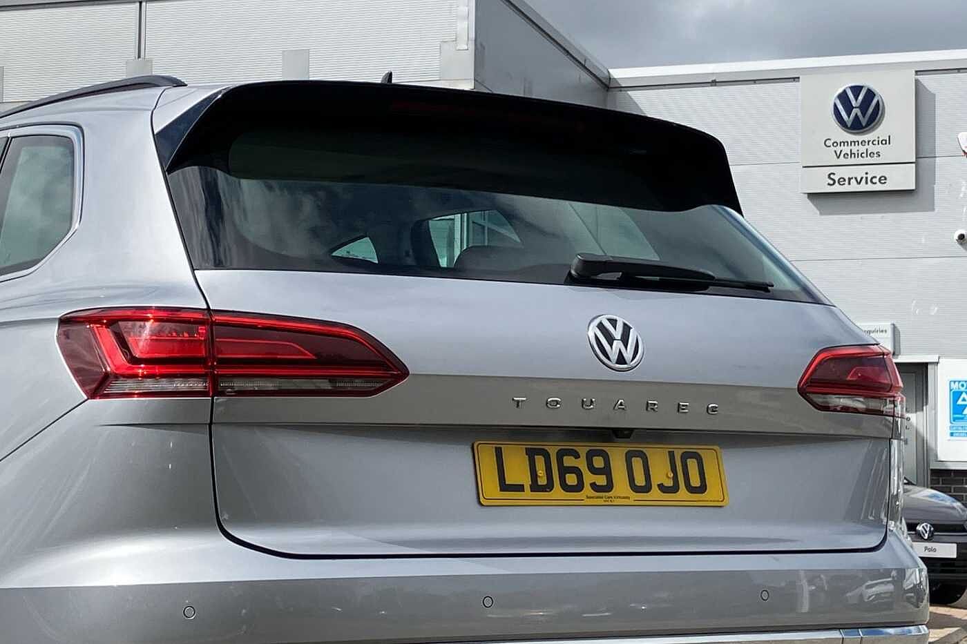 Volkswagen Touareg V6 SEL 3.0 TDI 286PS 4MOTION 8-speed Auto Tiptronic 5 Door