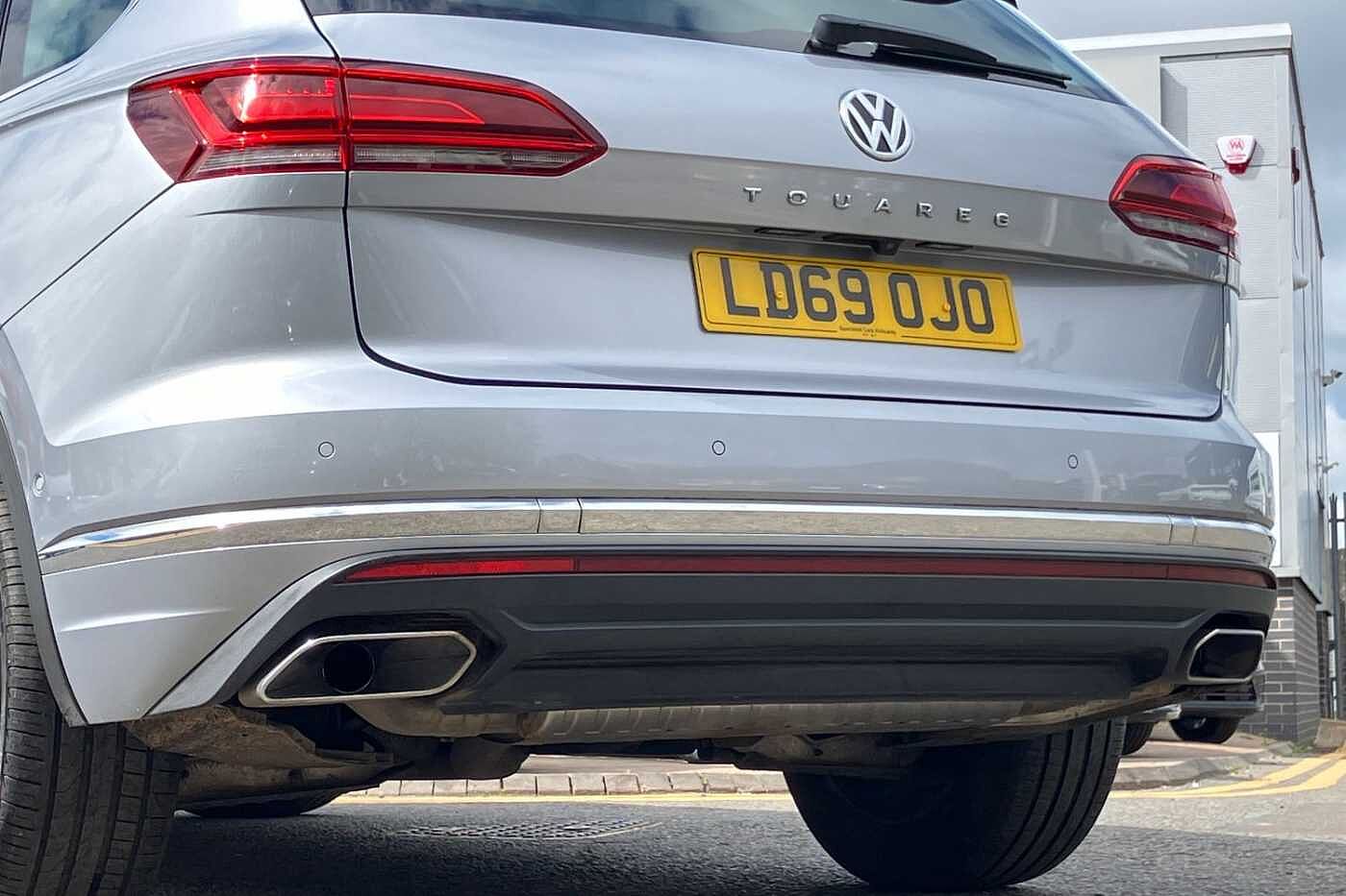 Volkswagen Touareg V6 SEL 3.0 TDI 286PS 4MOTION 8-speed Auto Tiptronic 5 Door