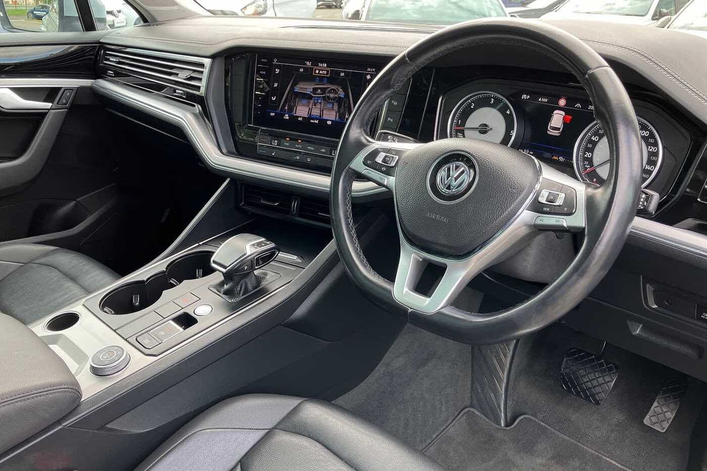 Volkswagen Touareg V6 SEL 3.0 TDI 286PS 4MOTION 8-speed Auto Tiptronic 5 Door