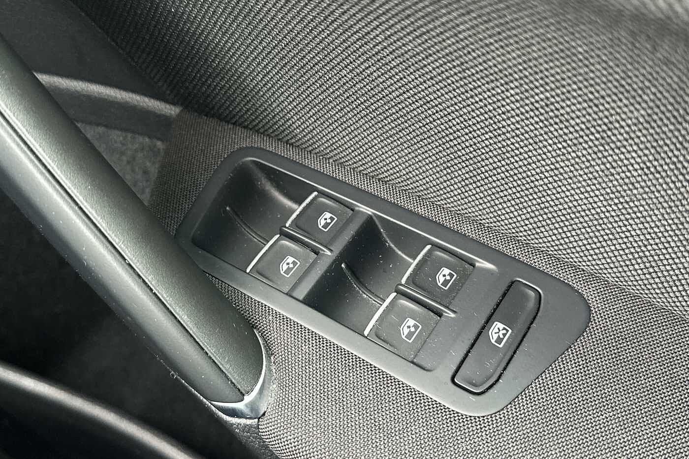 Volkswagen Golf MK7 Facelift 2.0 TSI GTI 230PS 5Dr