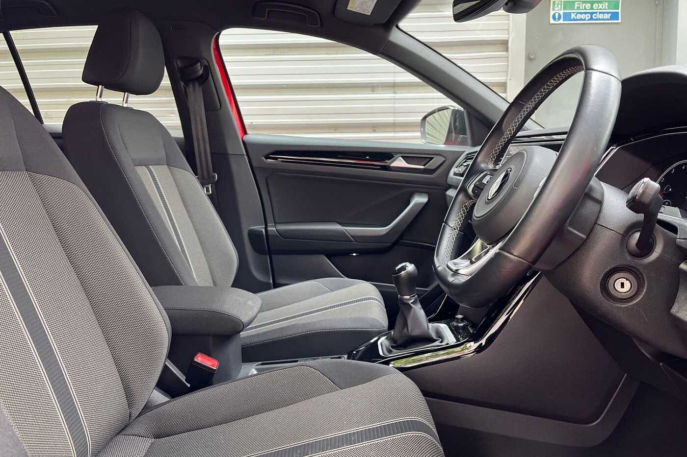 Volkswagen T-ROC 2017 1.0 TSI Black Edition 110PS