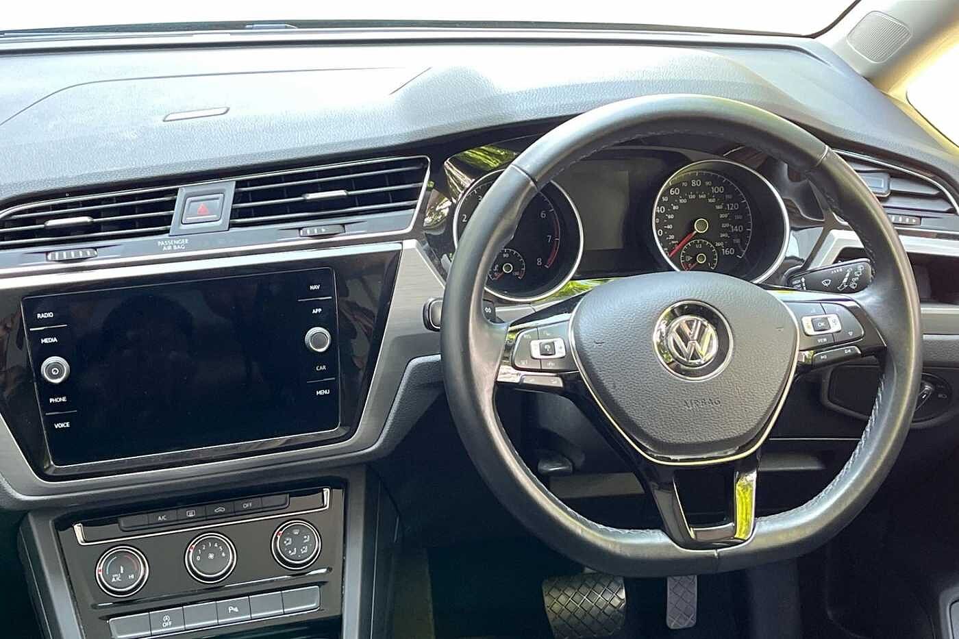 Volkswagen Touran MPV 1.5 TSI SE Family EVO 150PS DSG