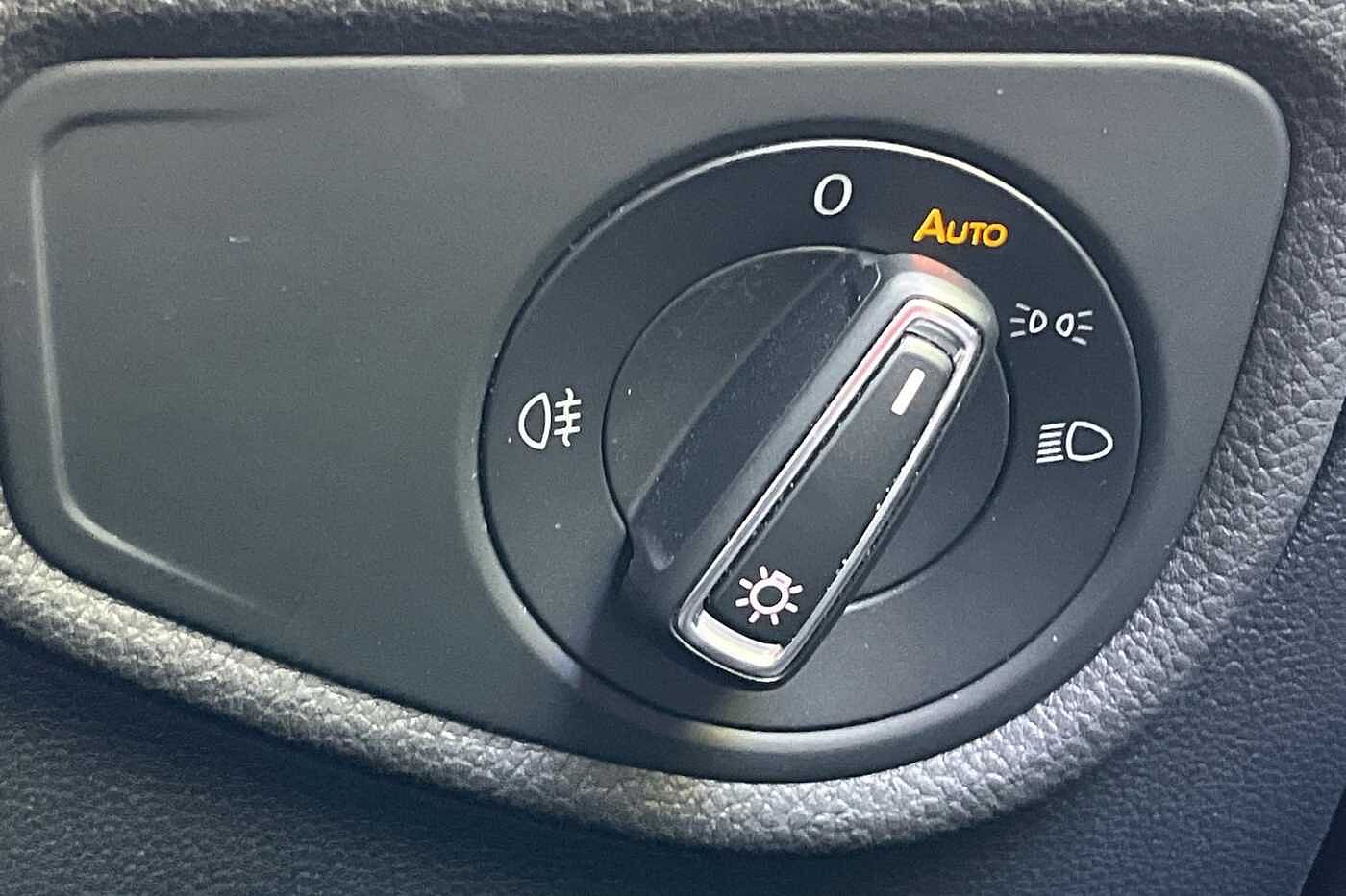 Volkswagen Touran MPV 1.5 TSI SE Family EVO 150PS DSG