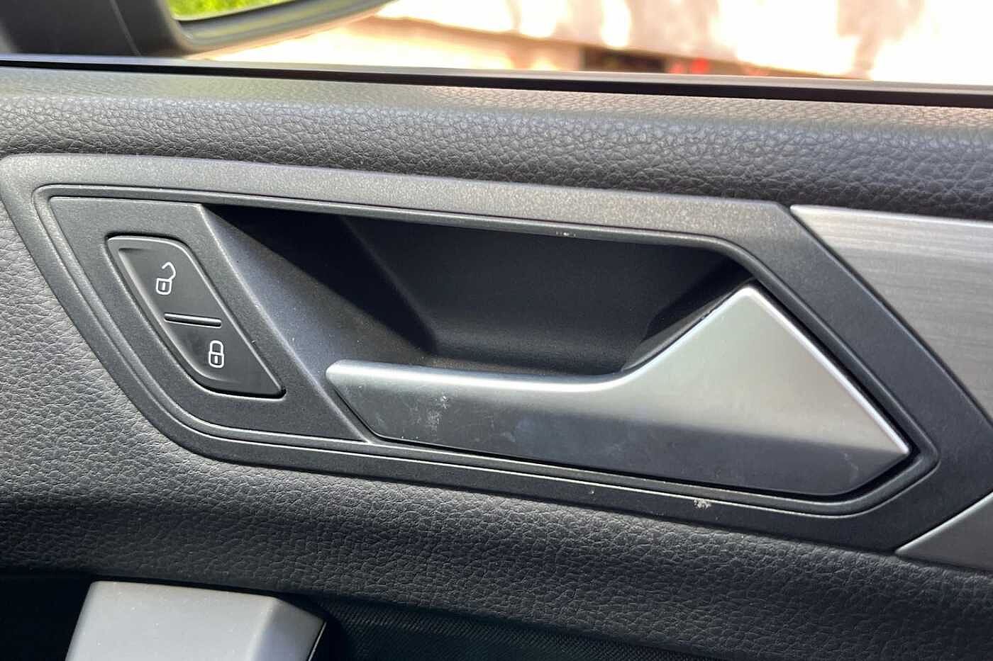 Volkswagen Touran MPV 1.5 TSI SE Family EVO 150PS DSG