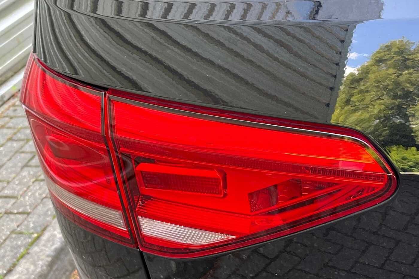 Volkswagen Touran MPV 1.5 TSI SE Family EVO 150PS DSG