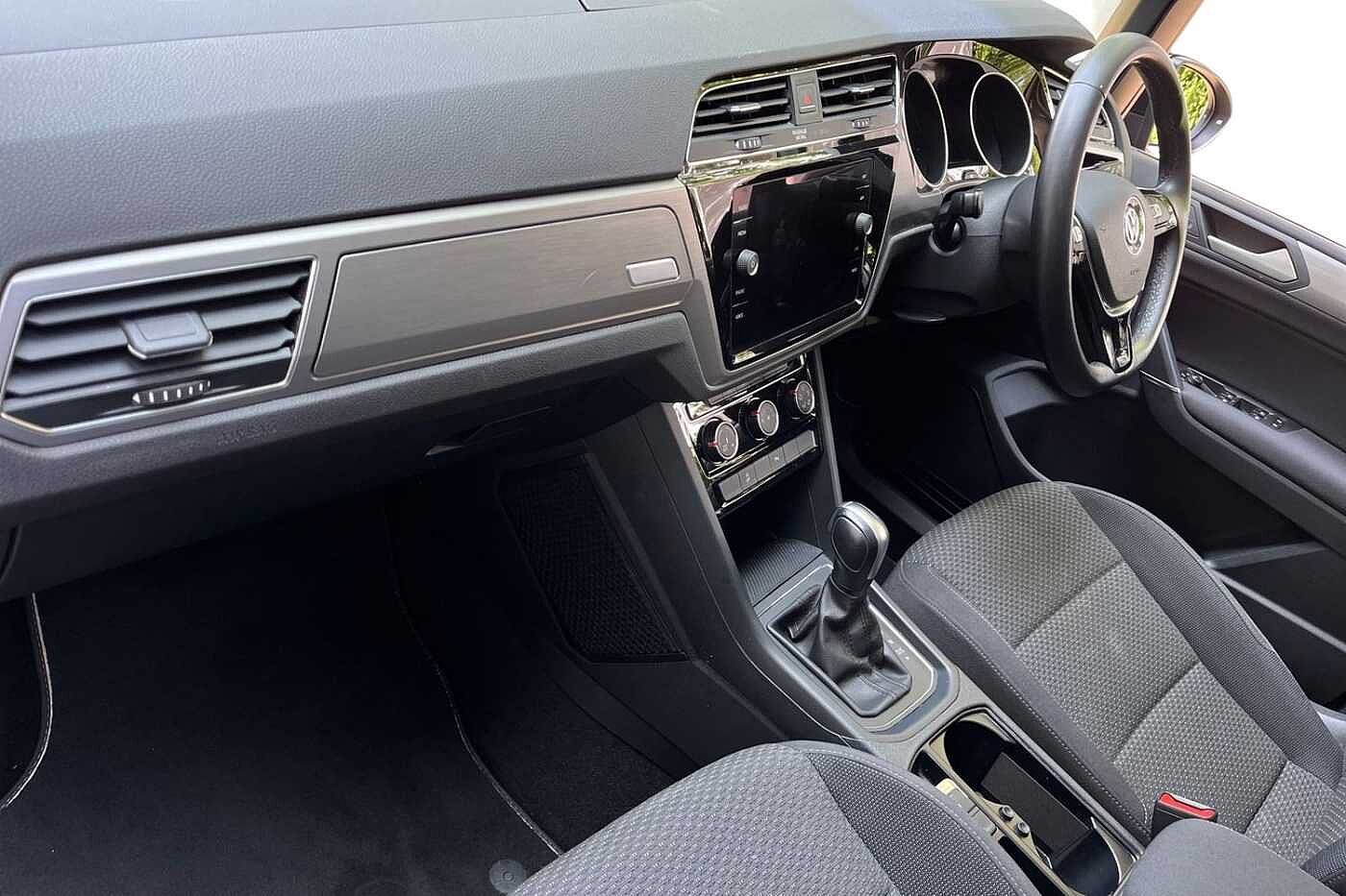 Volkswagen Touran MPV 1.5 TSI SE Family EVO 150PS DSG