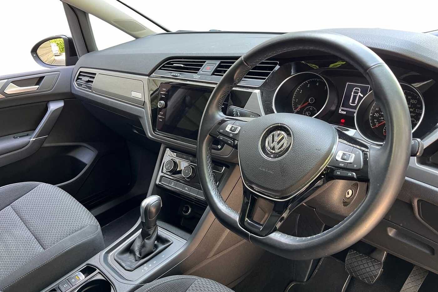 Volkswagen Touran MPV 1.5 TSI SE Family EVO 150PS DSG