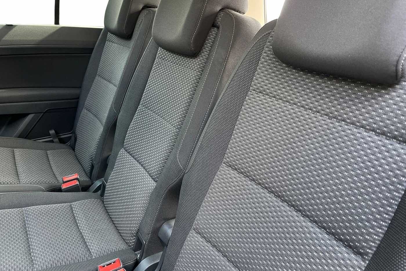 Volkswagen Touran MPV 1.5 TSI SE Family EVO 150PS DSG
