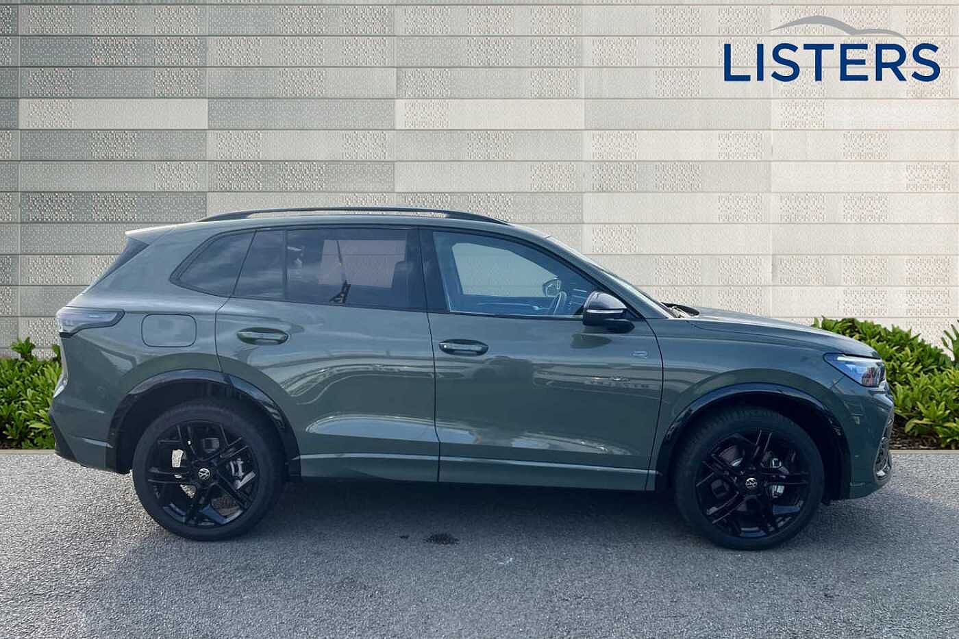 Volkswagen Tiguan Estate 1.5 TSI 272 eHybrid R-Line 5dr DSG *SLIDING PAN ROOF* *BLACK STYLE PACKAGE*