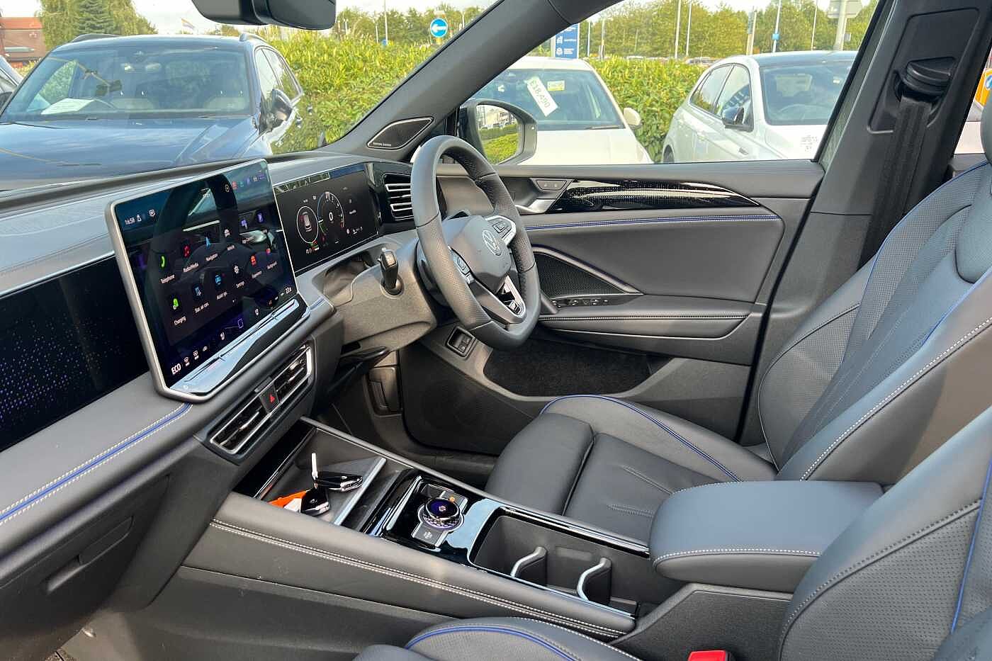Volkswagen Tiguan Estate 1.5 TSI 272 eHybrid R-Line 5dr DSG *SLIDING PAN ROOF* *BLACK STYLE PACKAGE*