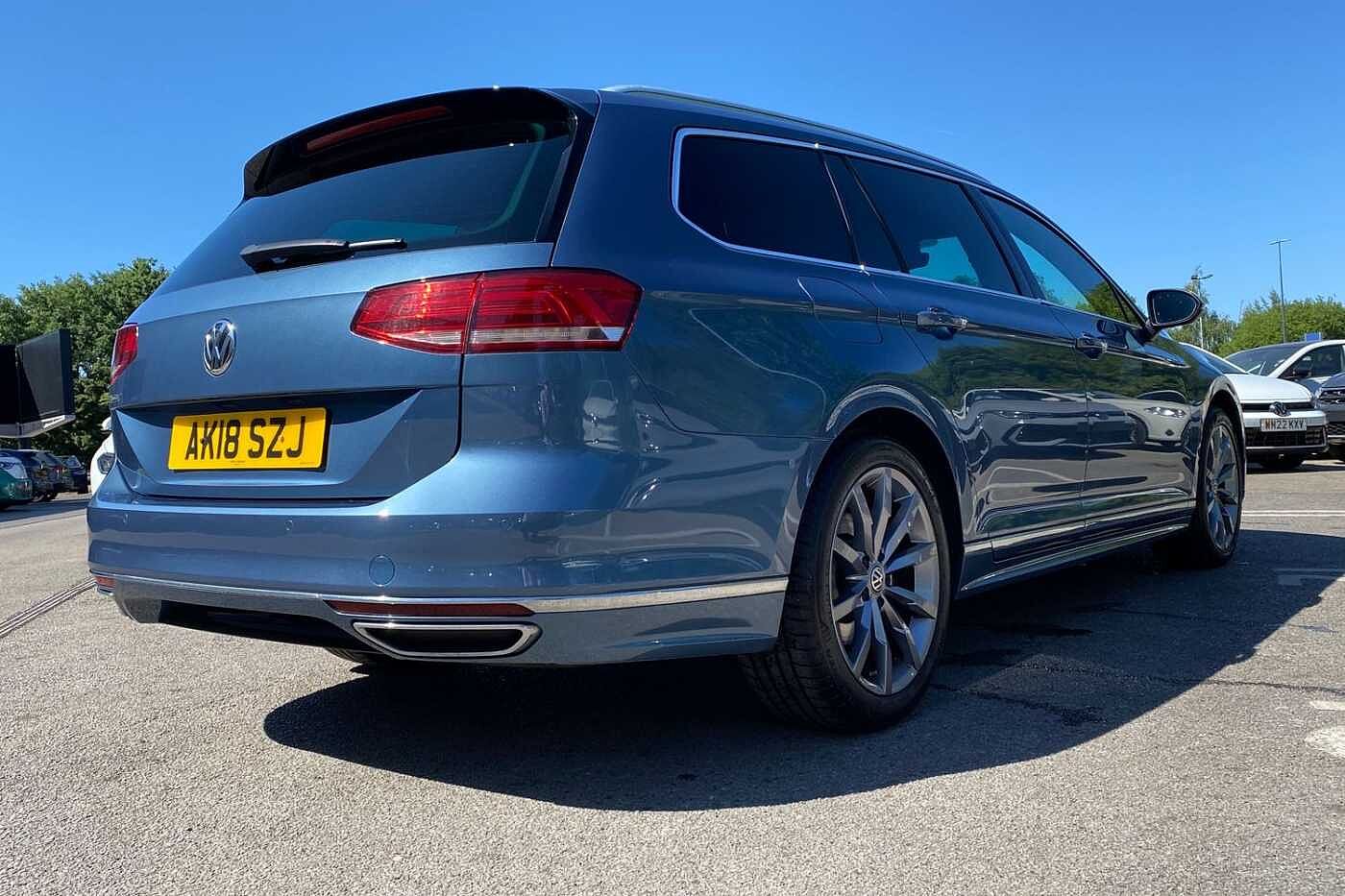 Volkswagen Passat 2.0 TDI R-Line 150PS Estate