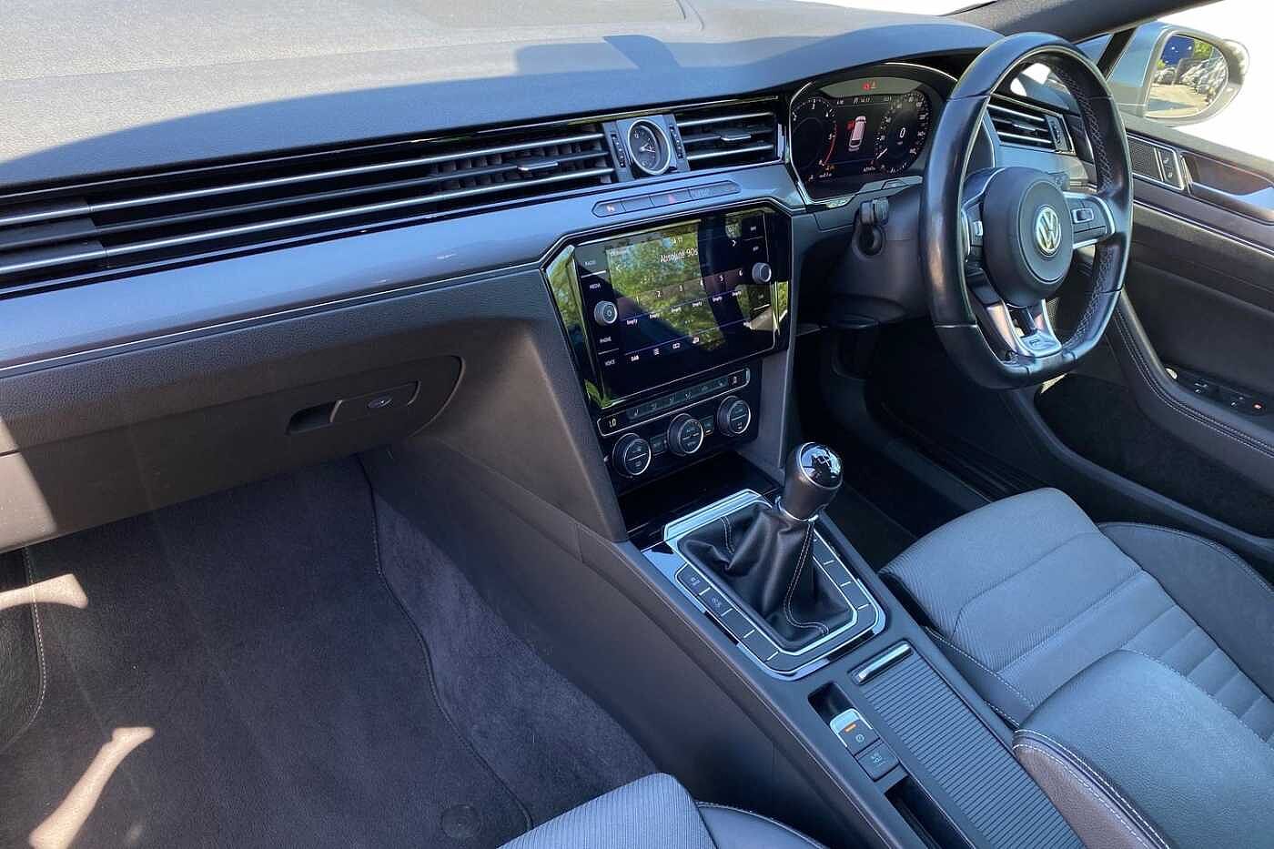 Volkswagen Passat 2.0 TDI R-Line 150PS Estate