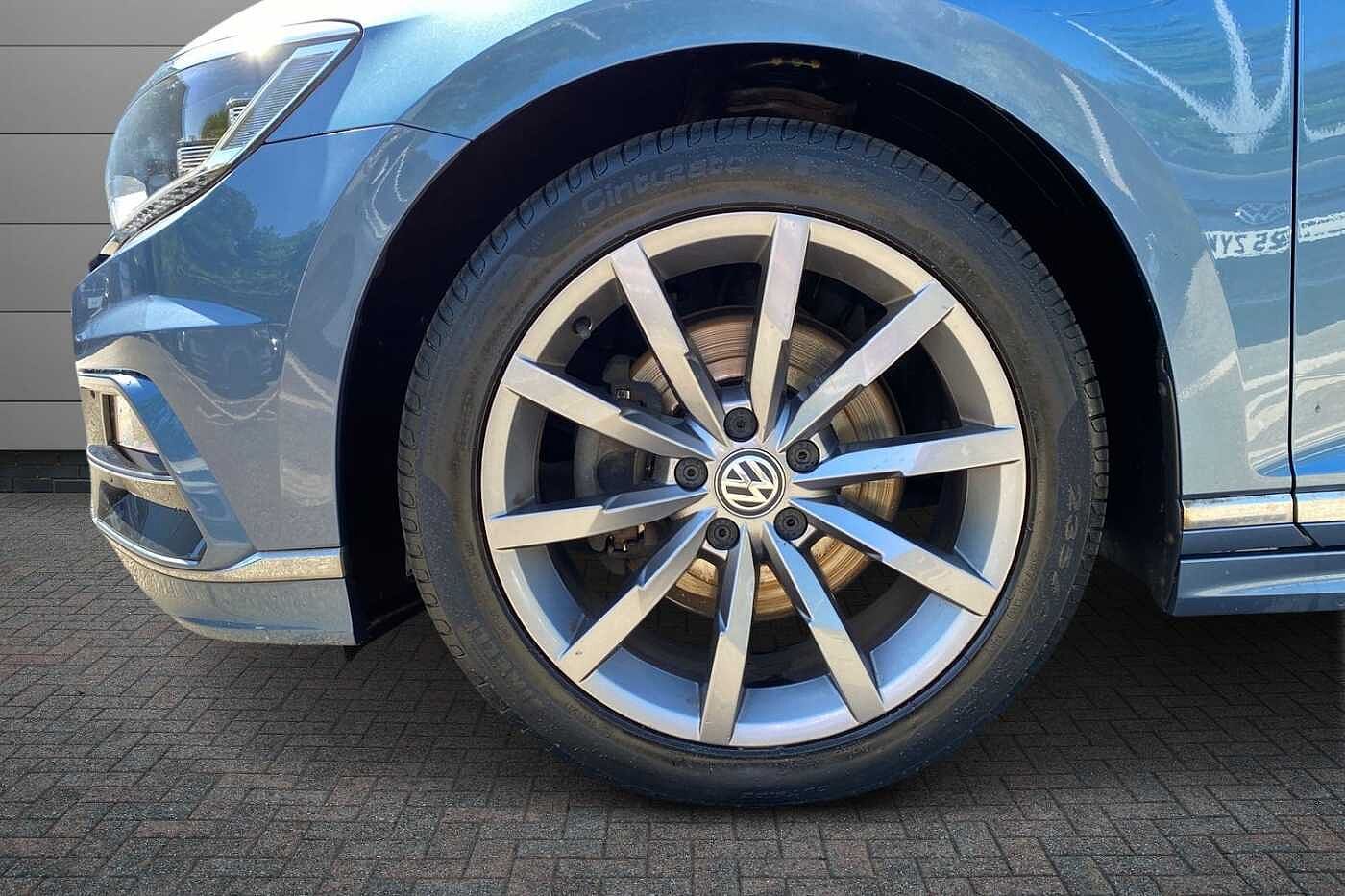 Volkswagen Passat 2.0 TDI R-Line 150PS Estate