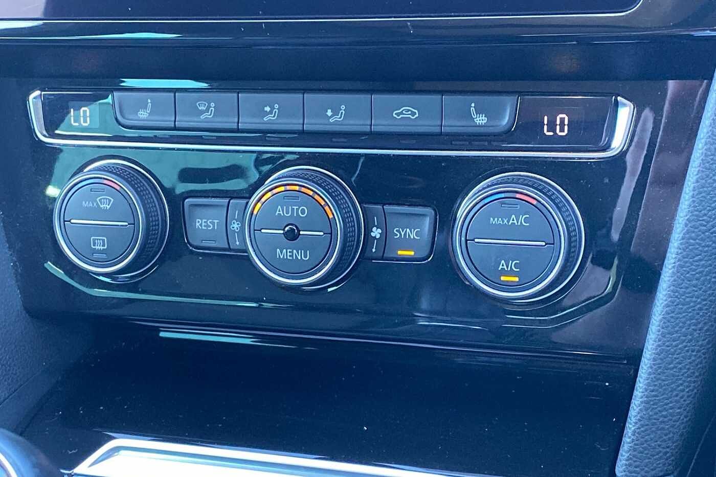 Volkswagen Passat 2.0 TDI R-Line 150PS Estate