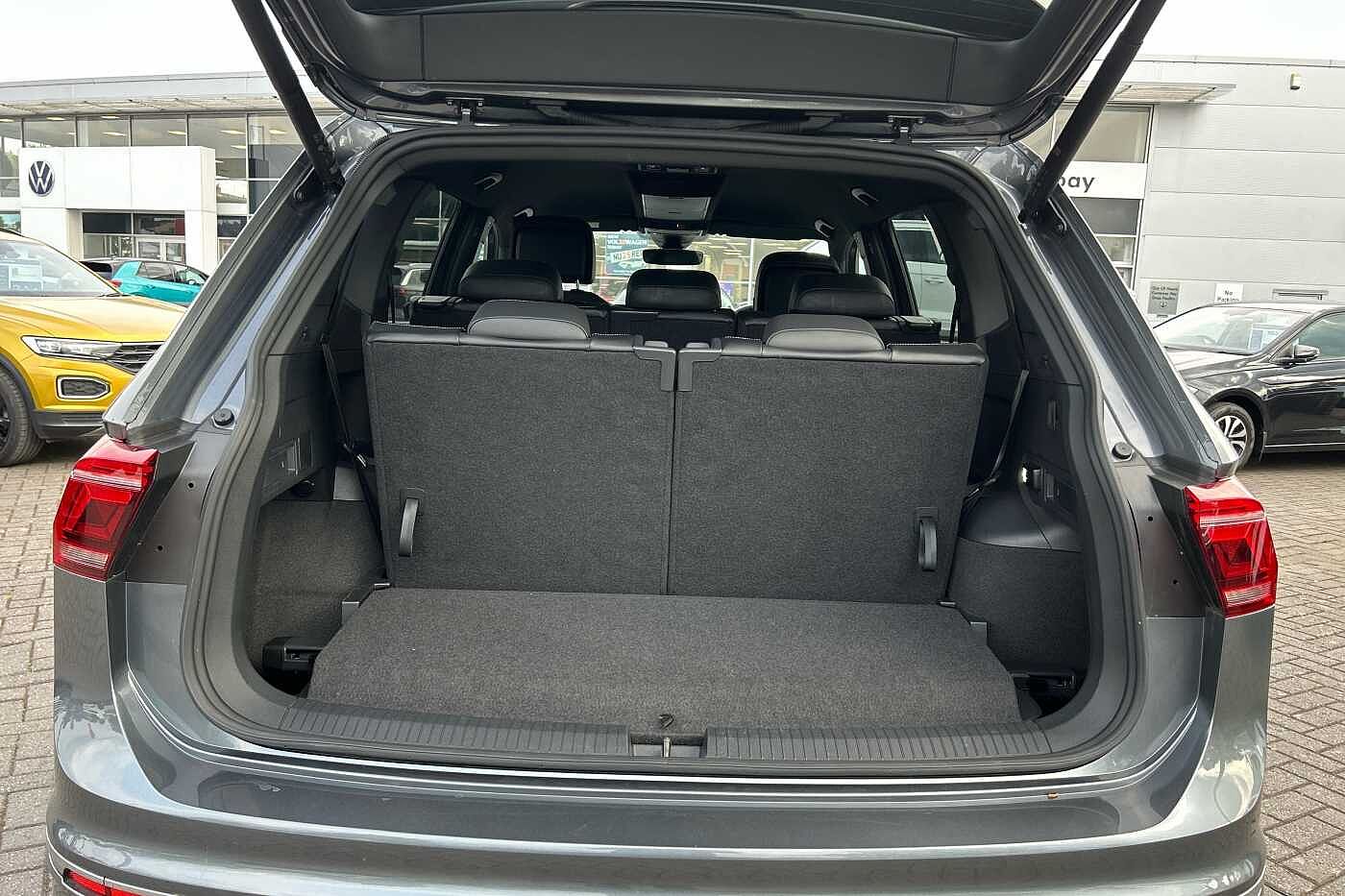 Volkswagen Tiguan Allspace 2.0 TDI R-Line 5dr DSG