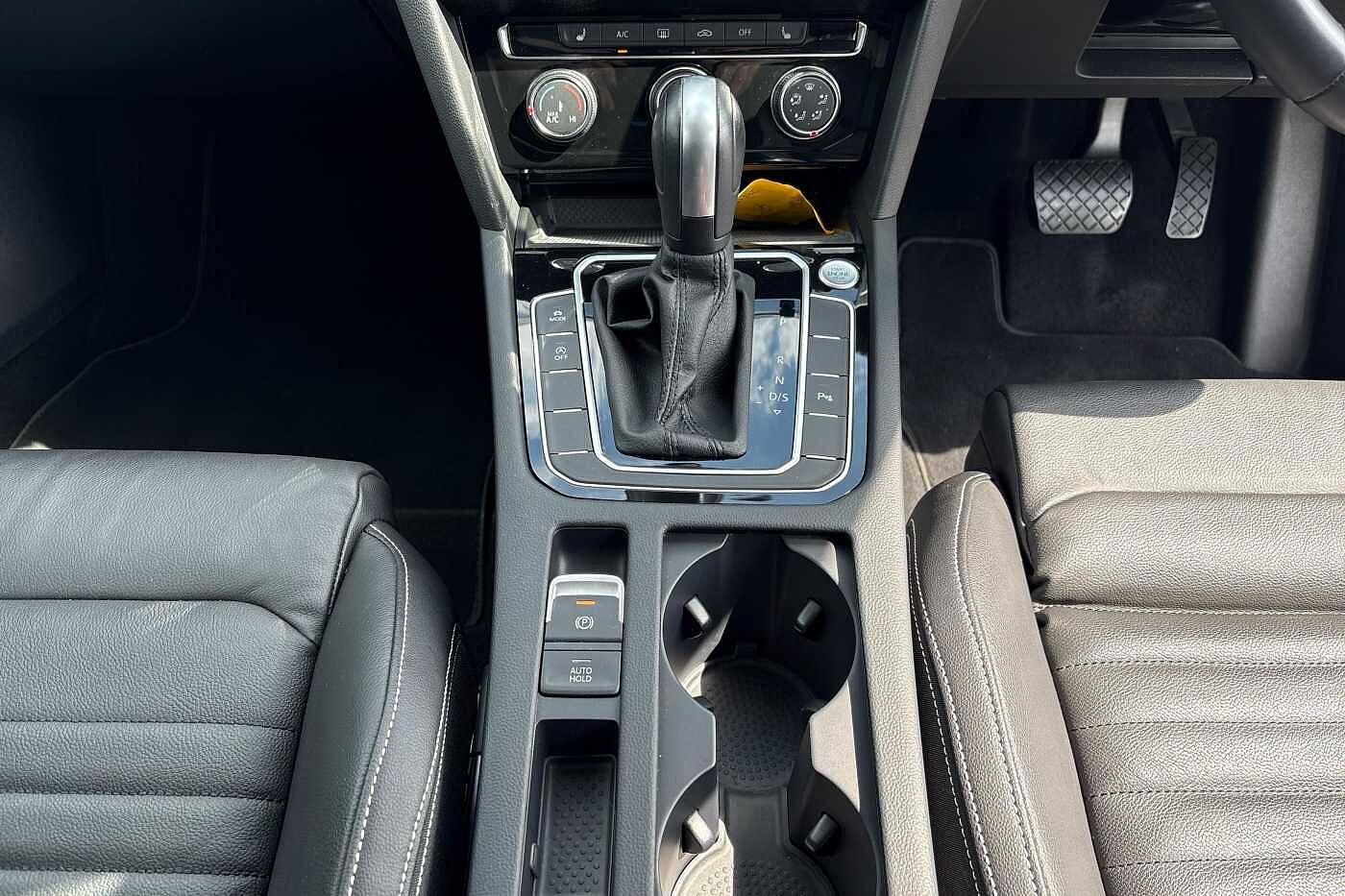 Volkswagen Passat MK8 Facelift Sal 1.5 TSI 150ps SEL EVO DSG
