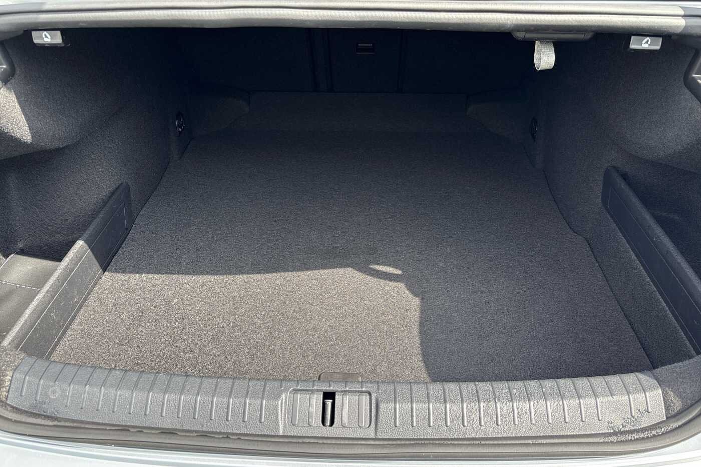 Volkswagen Passat MK8 Facelift Sal 1.5 TSI 150ps SEL EVO DSG