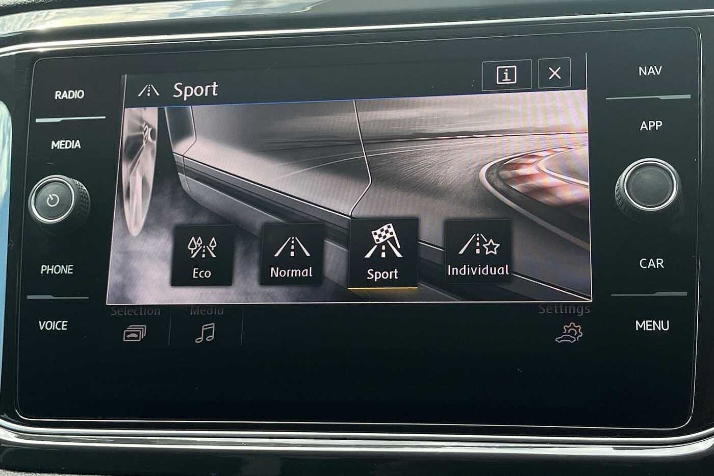 Volkswagen T-Roc 2.0 TSI SEL SUV 5dr Petrol DSG 4Motion Euro 6 (s/s) (190 ps)