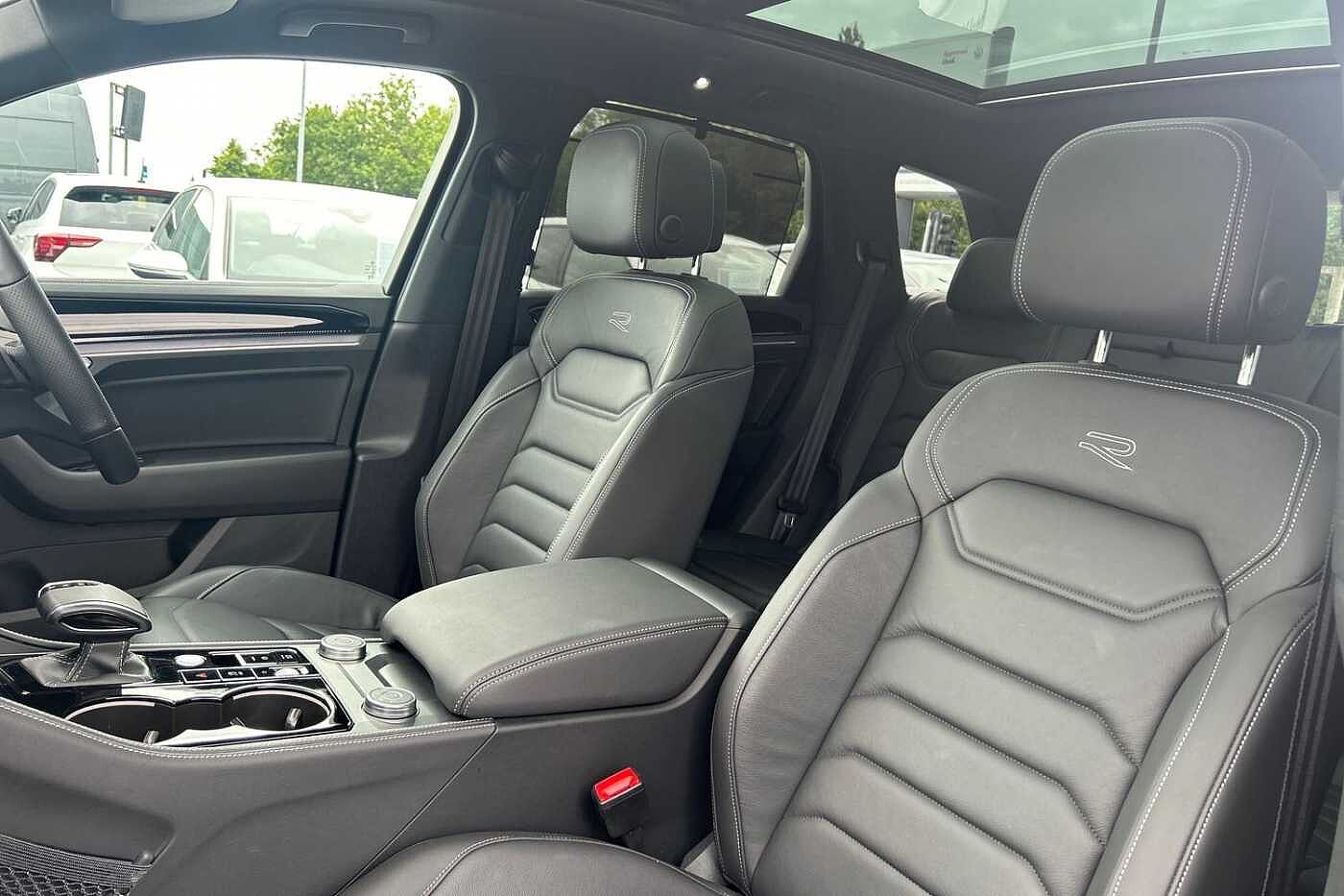 Volkswagen Touareg 3.0TDI (231ps) Black Edition 4Motion 5dr