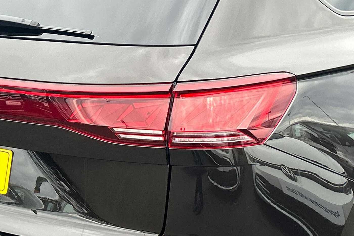 Volkswagen Touareg 3.0TDI (231ps) Black Edition 4Motion 5dr