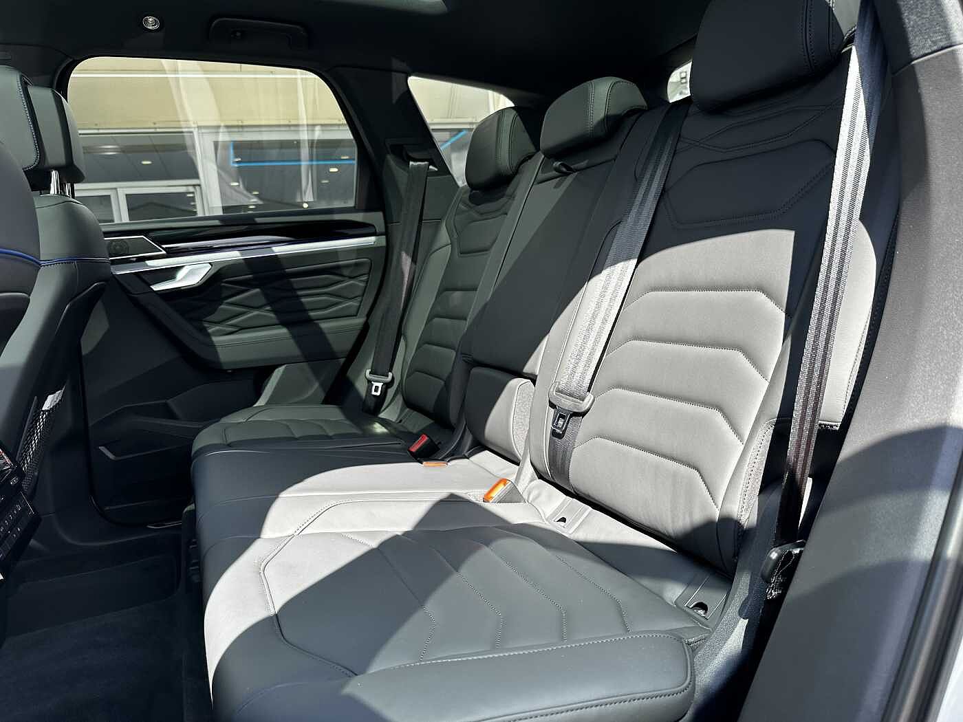 Volkswagen Touareg 5dr 3.0TSI (462ps) R PHEV 4Motion