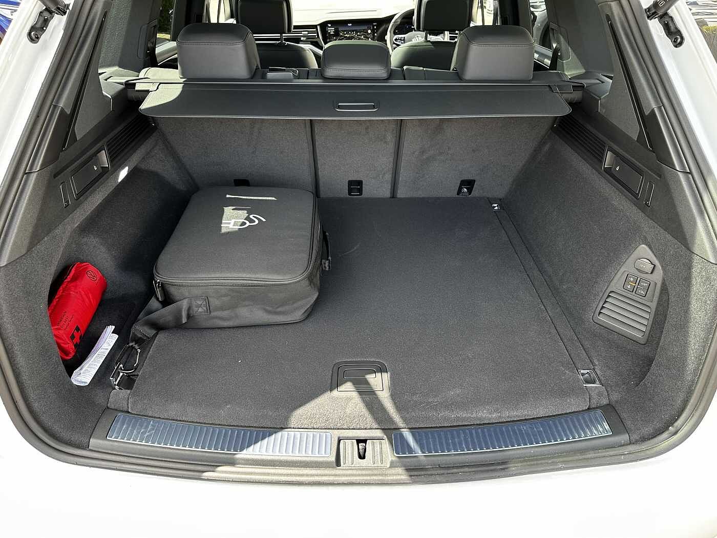 Volkswagen Touareg 5dr 3.0TSI (462ps) R PHEV 4Motion