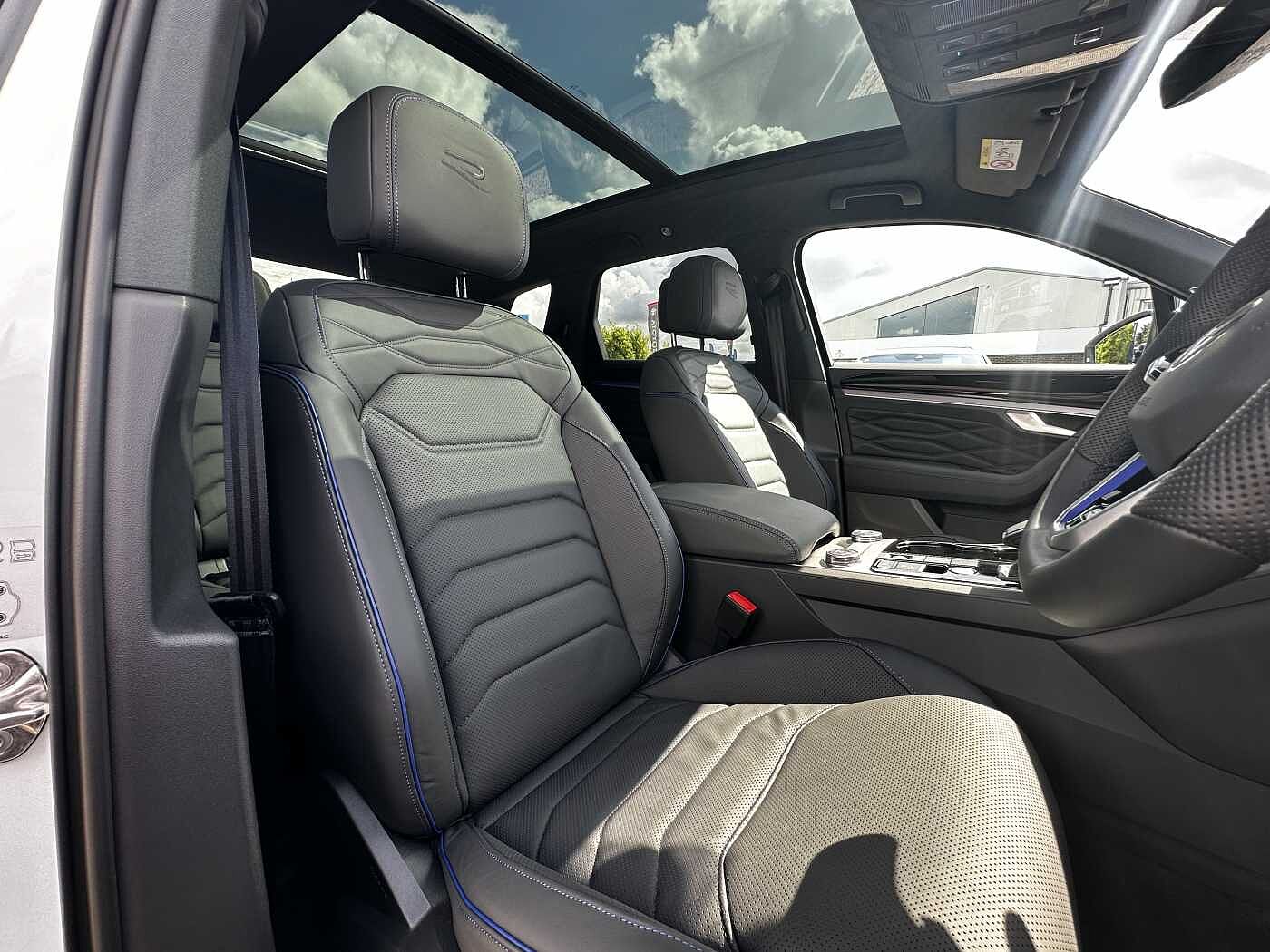Volkswagen Touareg 5dr 3.0TSI (462ps) R PHEV 4Motion