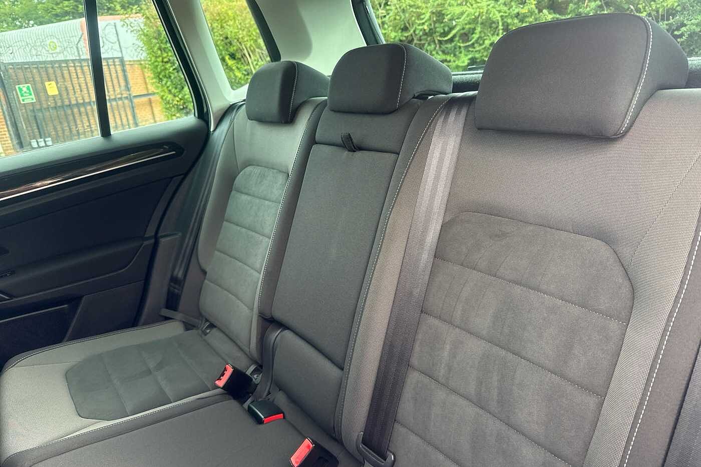 Volkswagen Golf SV