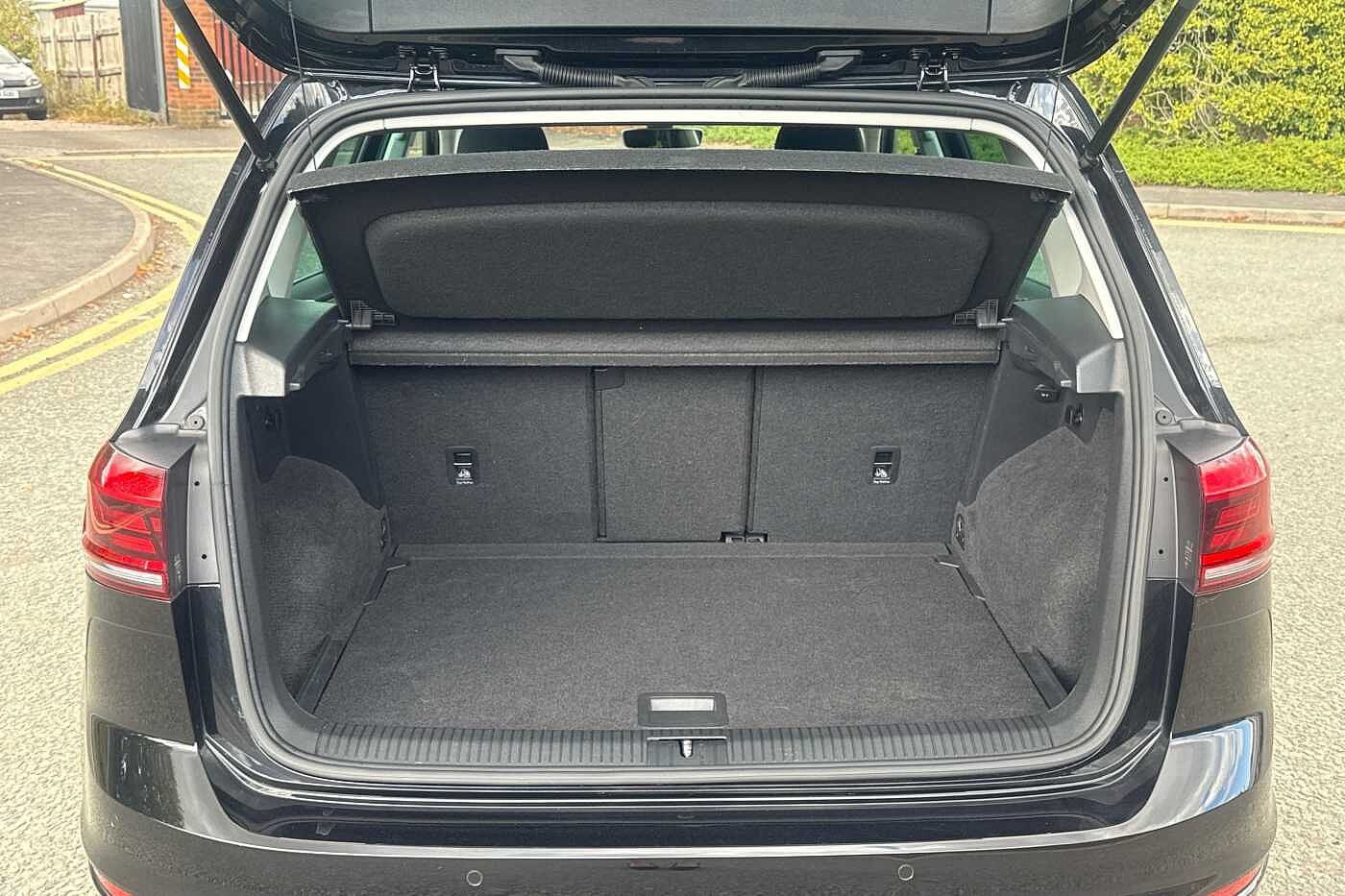 Volkswagen Golf SV