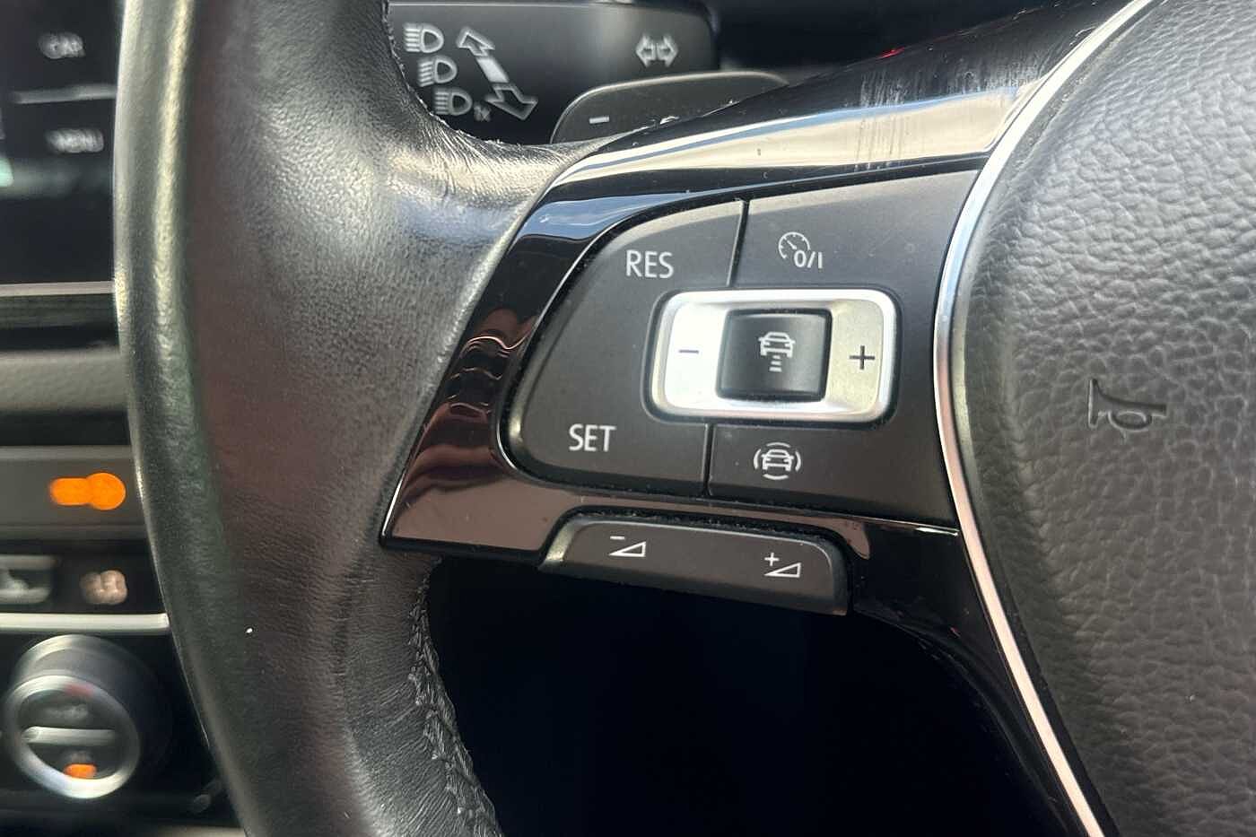 Volkswagen Golf SV