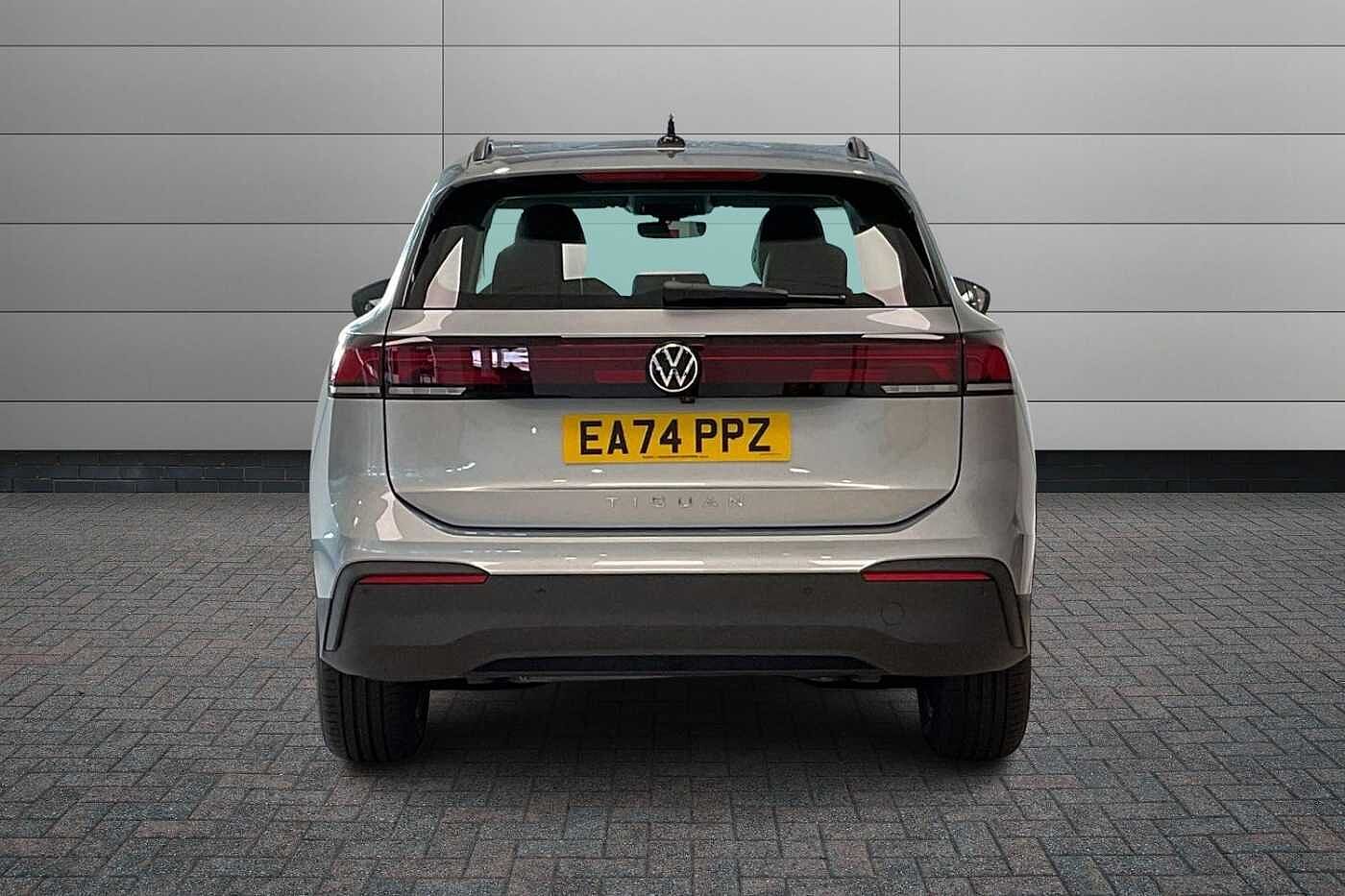 Volkswagen Tiguan 2.0 TDI Life SUV 5dr Diesel DSG Euro 6 (s/s) (150 ps)