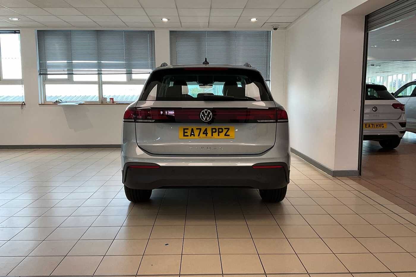 Volkswagen Tiguan 2.0 TDI Life SUV 5dr Diesel DSG Euro 6 (s/s) (150 ps)