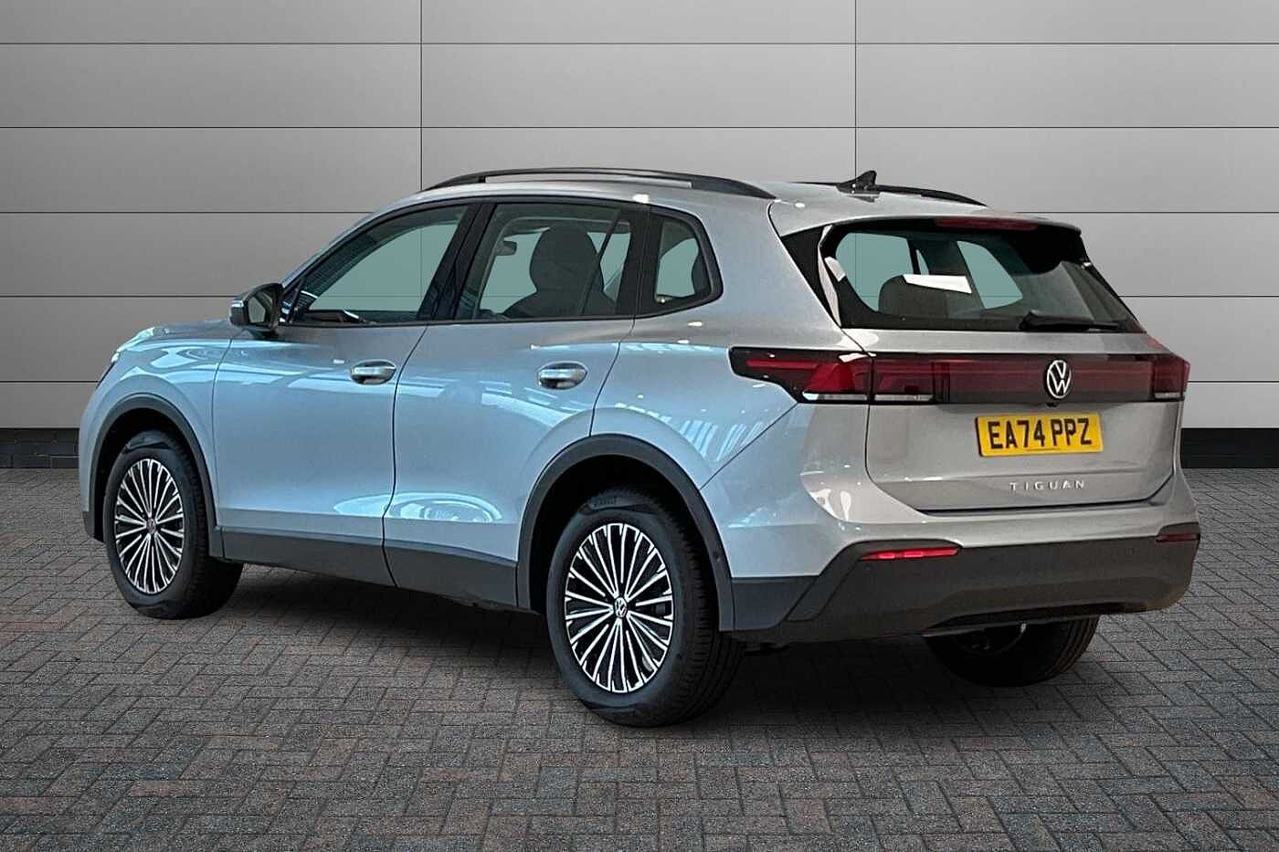 Volkswagen Tiguan 2.0 TDI Life SUV 5dr Diesel DSG Euro 6 (s/s) (150 ps)