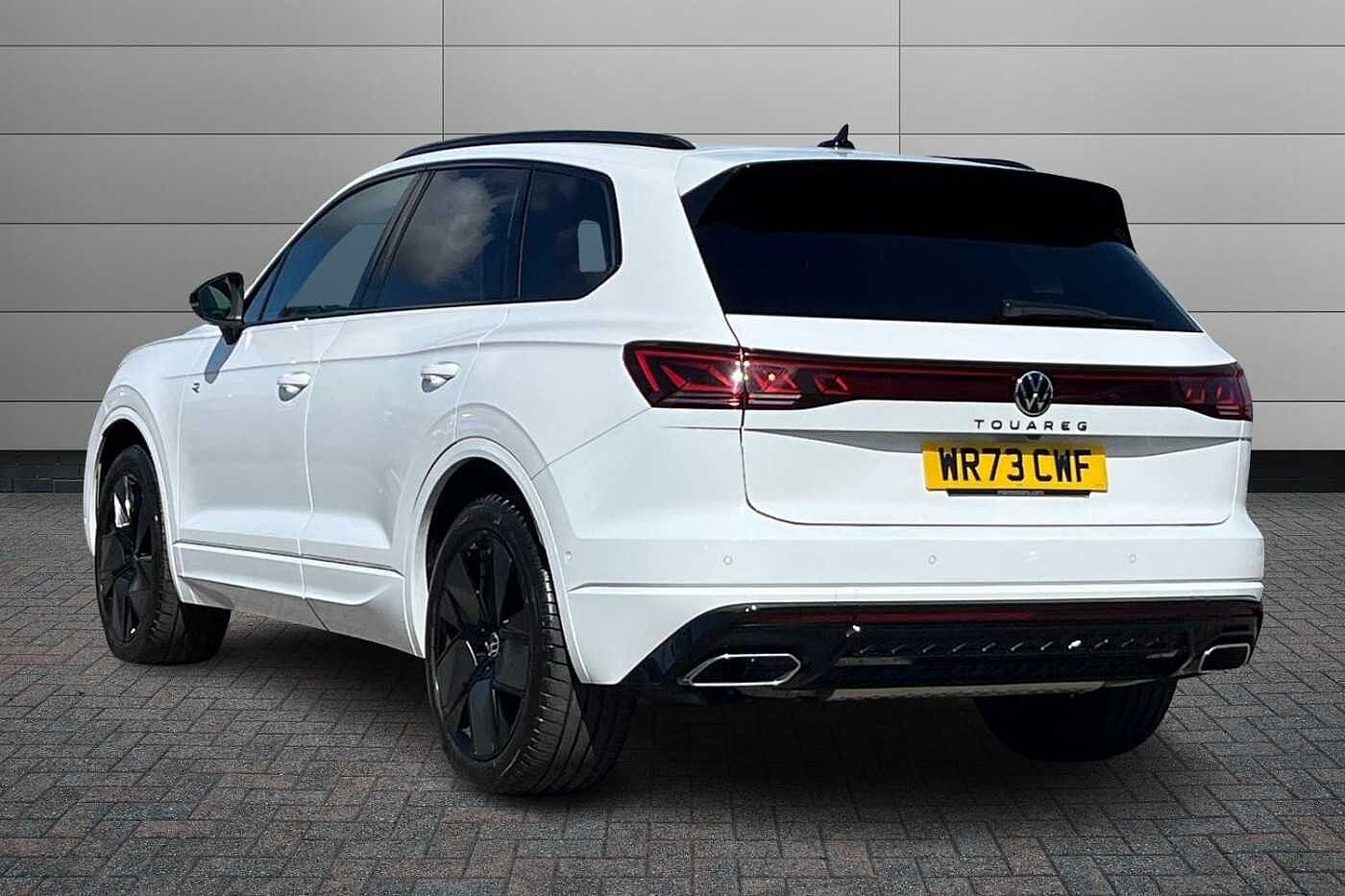 Volkswagen Touareg 3.0 TDI V6 Black Edition SUV 5dr Diesel Tiptronic 4Motion Euro 6 (s/s) (286 ps)