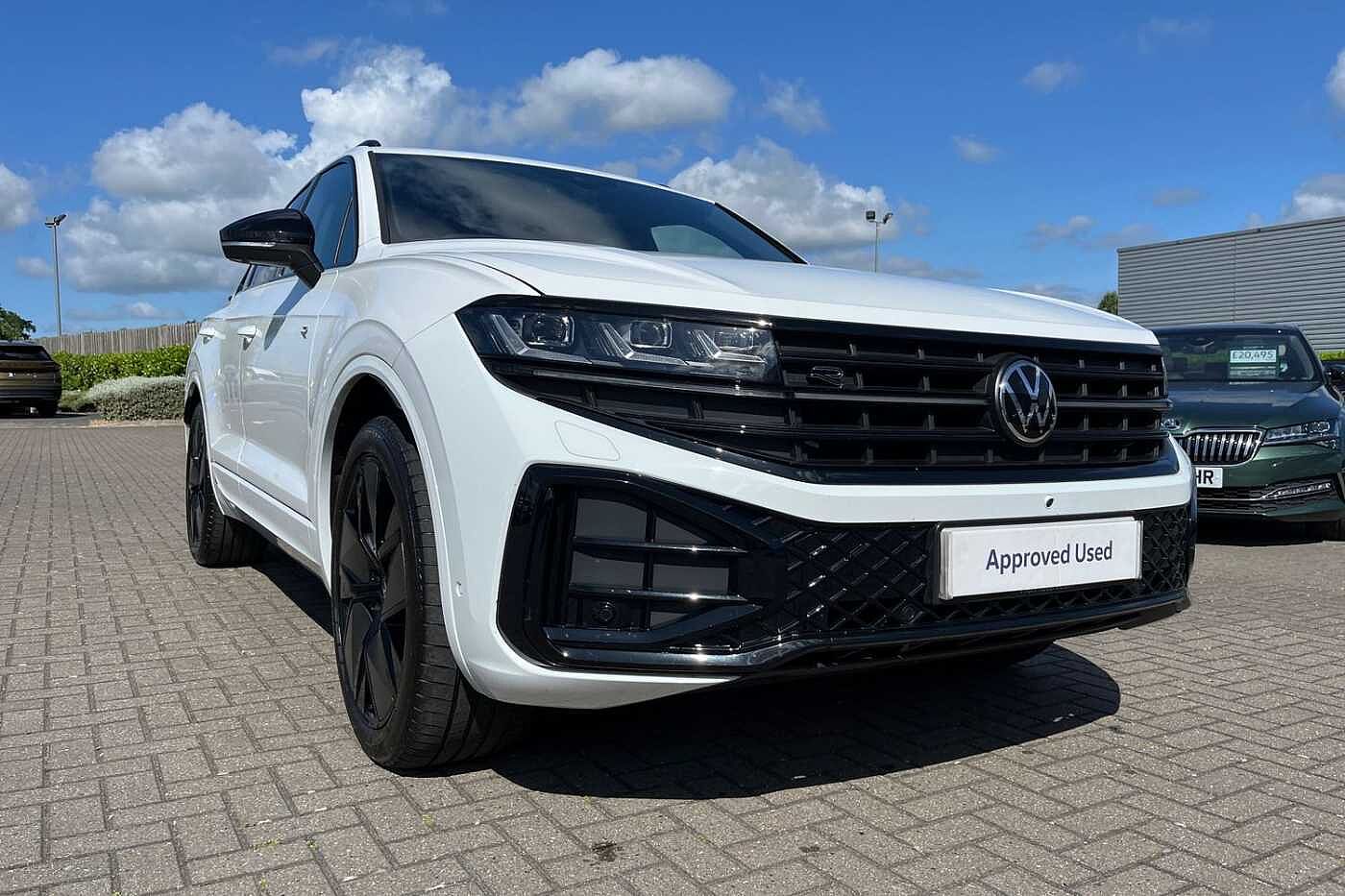 Volkswagen Touareg 3.0 TDI V6 Black Edition SUV 5dr Diesel Tiptronic 4Motion Euro 6 (s/s) (286 ps)