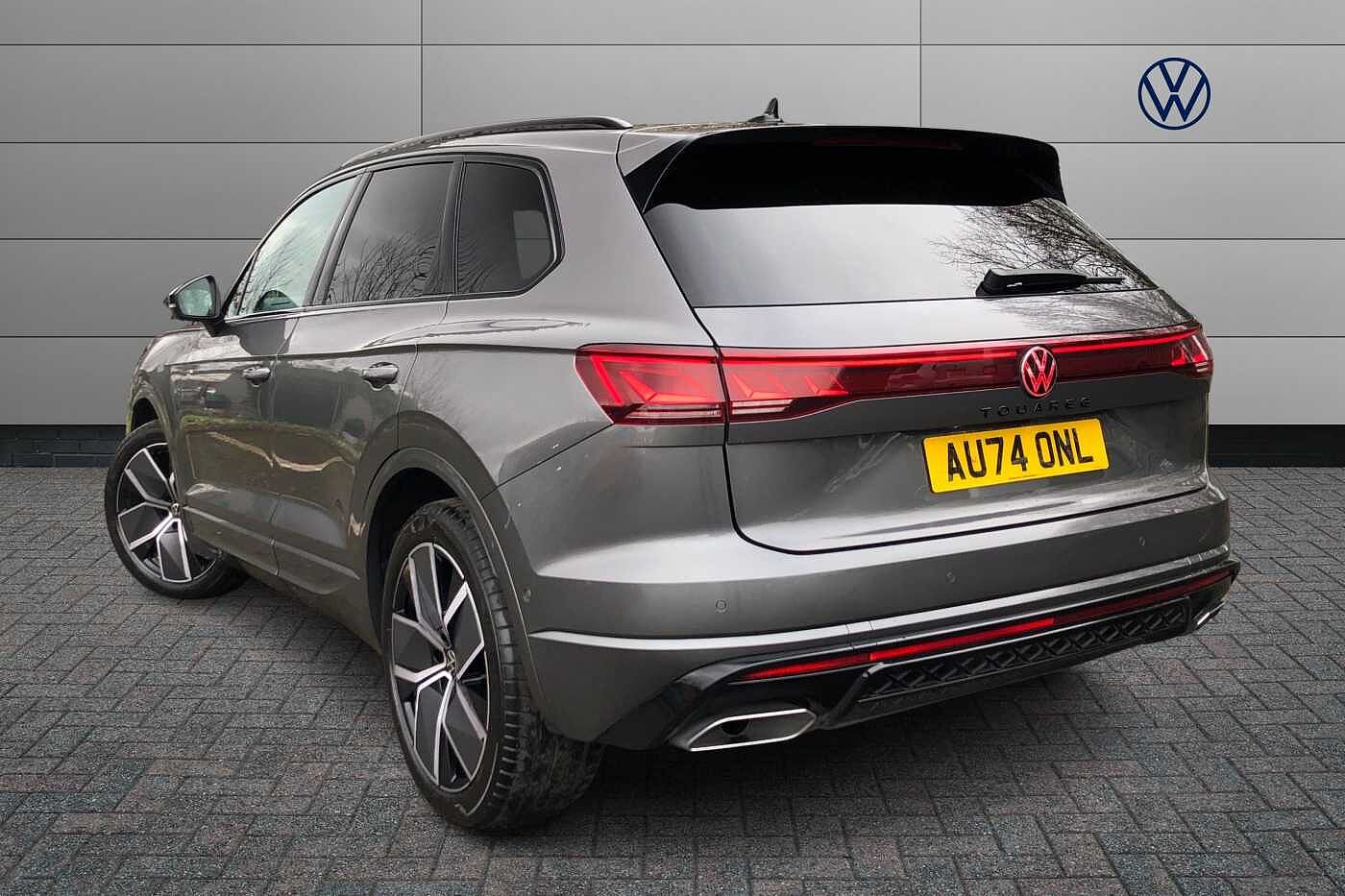 Volkswagen Touareg 3.0TDI (286ps) Black Edition 4Motion 5dr