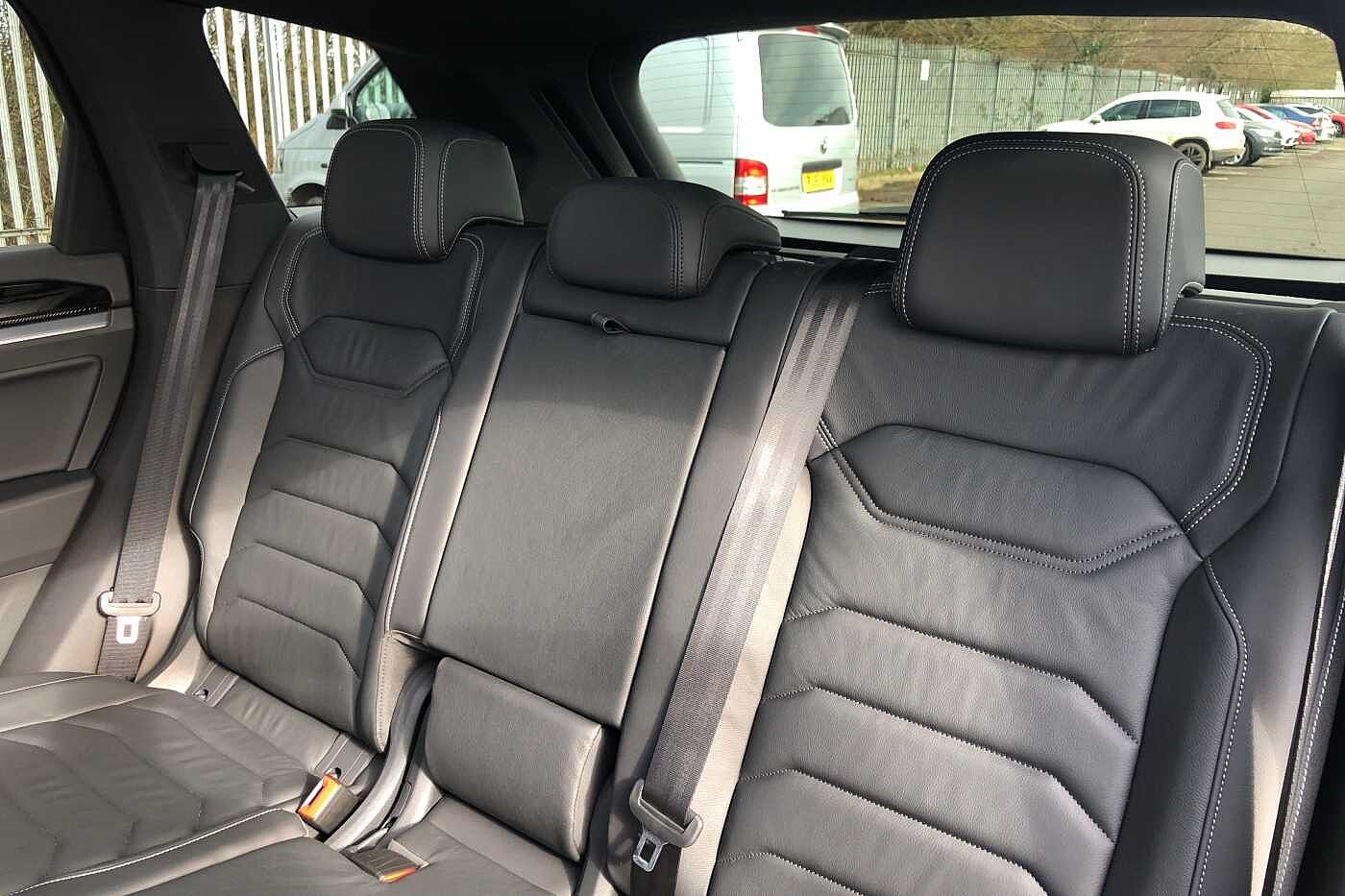 Volkswagen Touareg 3.0TDI (286ps) Black Edition 4Motion 5dr